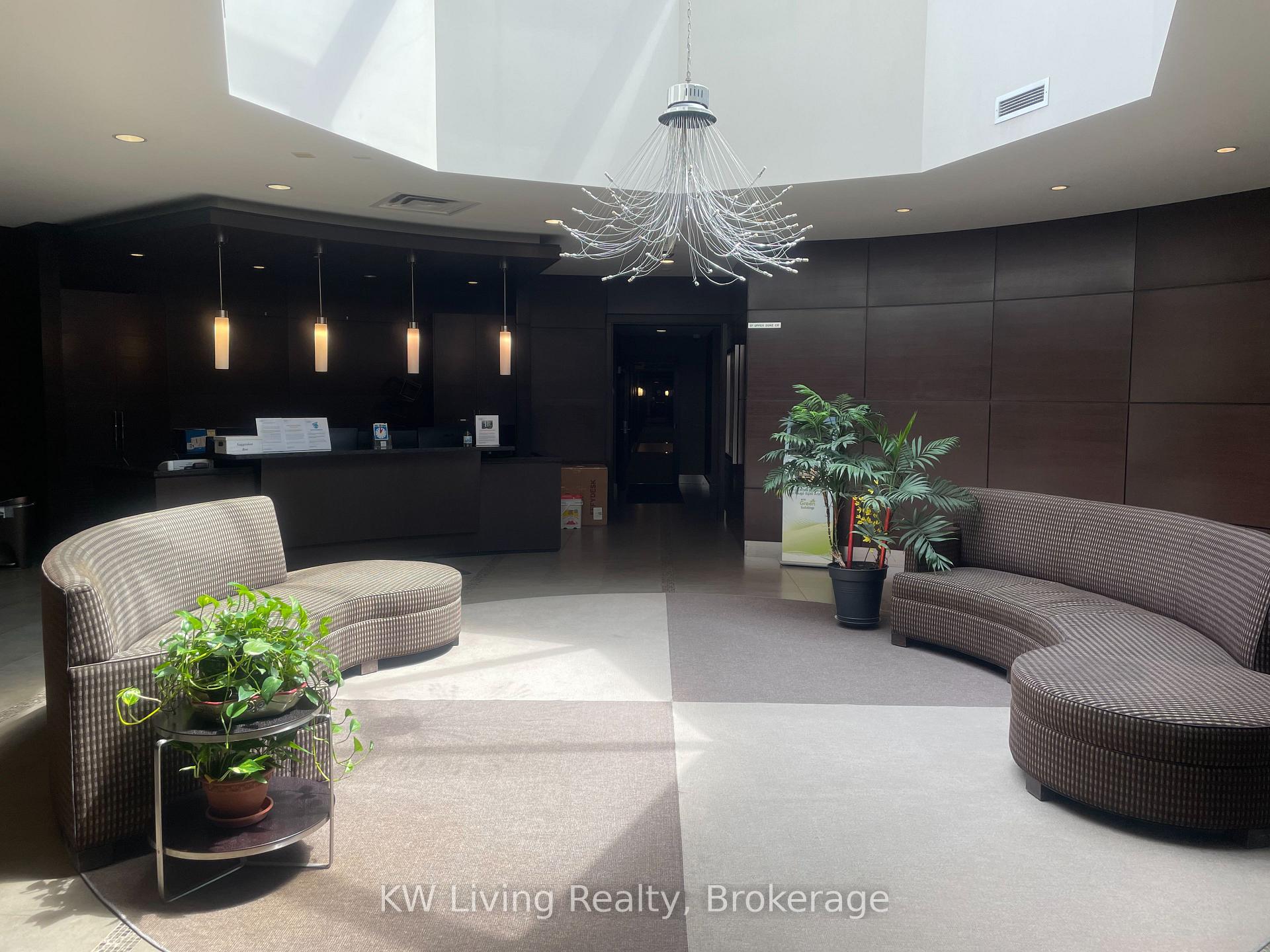 Photo 5 of Unit 101, 57 Upper Duke Crescent, Markham, Unionville — HOMEH