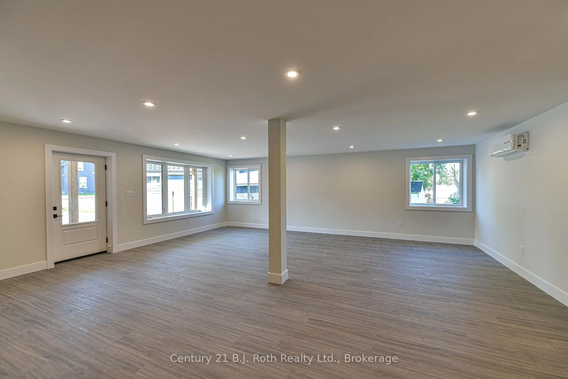 Photo 19 of Unit 1 (Main), 165 Barrie Road, Orillia — HOMEH