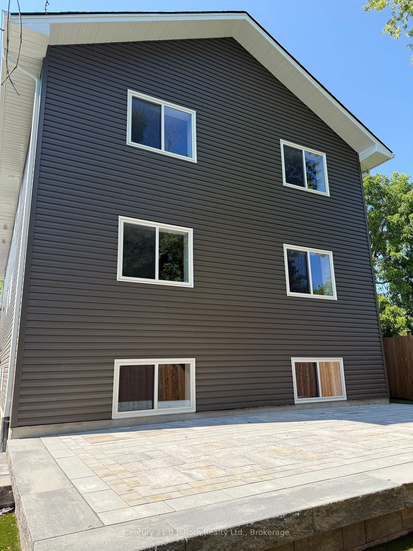 Photo 5 of Unit 3 (Lower), 165 Barrie Road, Orillia — HOMEH