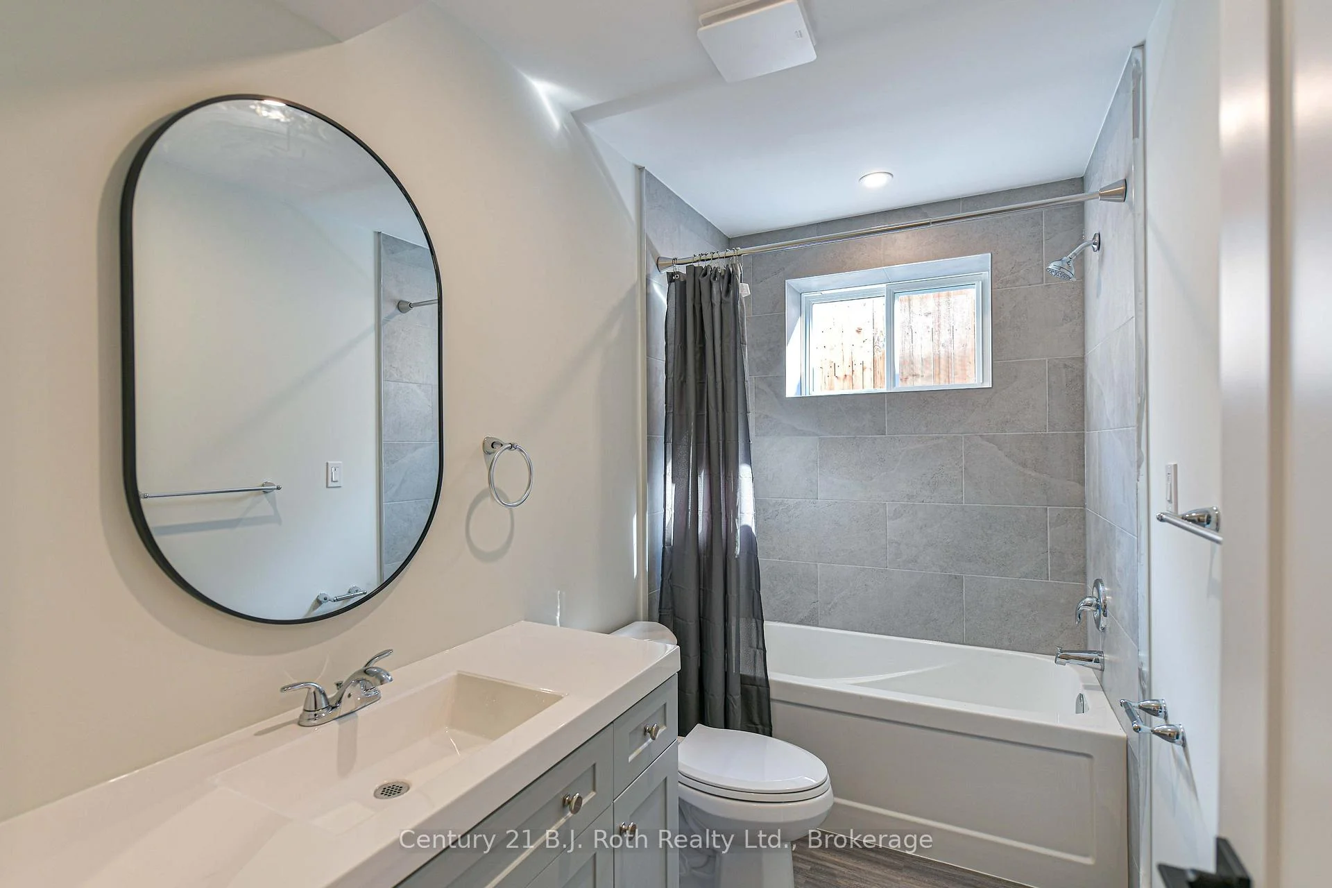 Photo 27 of Unit 3 (Lower), 165 Barrie Road, Orillia — HOMEH