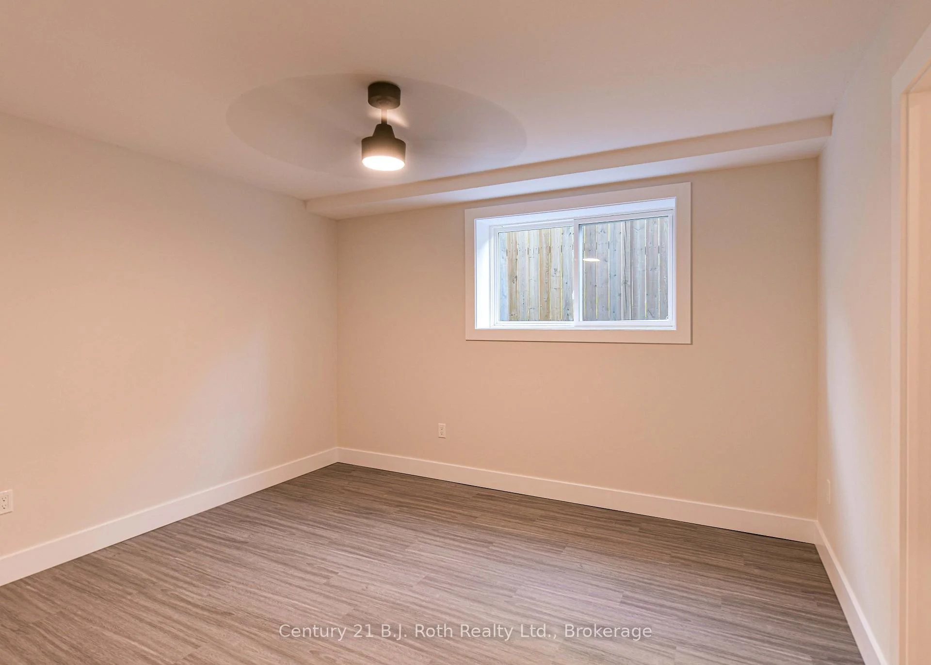 Photo 31 of Unit 3 (Lower), 165 Barrie Road, Orillia — HOMEH