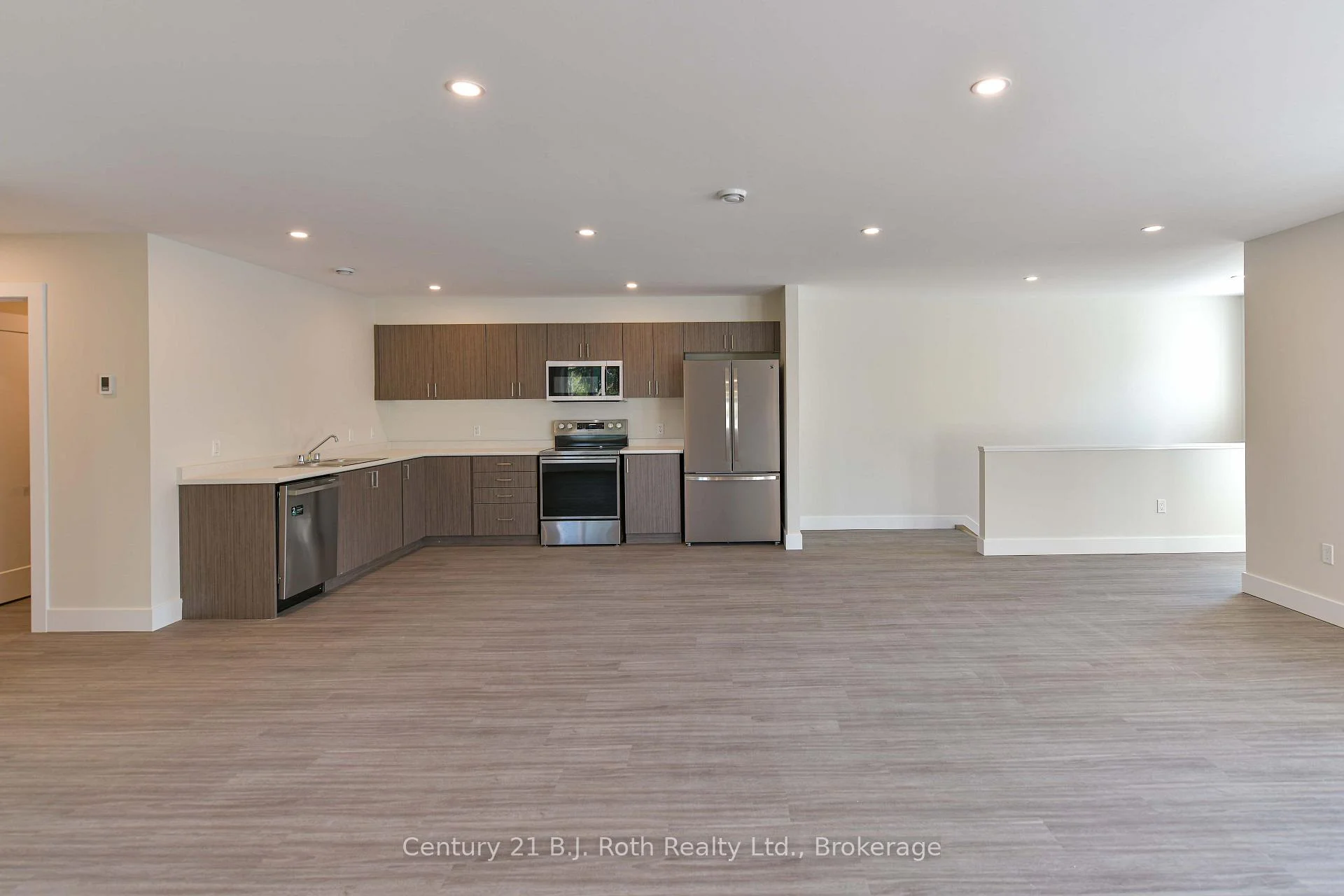 Photo 21 of Unit 2 (Upper), 165 Barrie Road, Orillia — HOMEH
