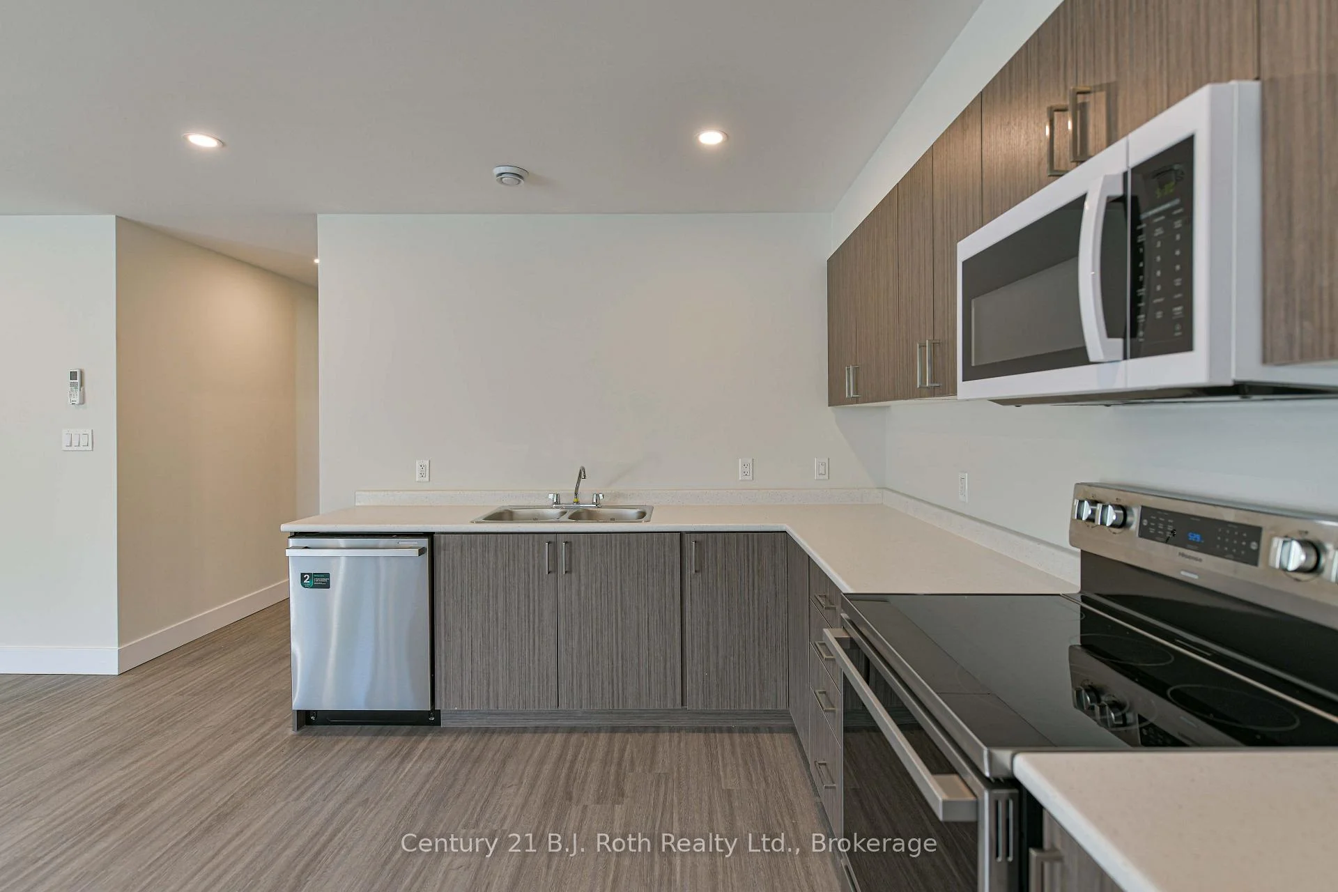 Photo 23 of Unit 2 (Upper), 165 Barrie Road, Orillia — HOMEH