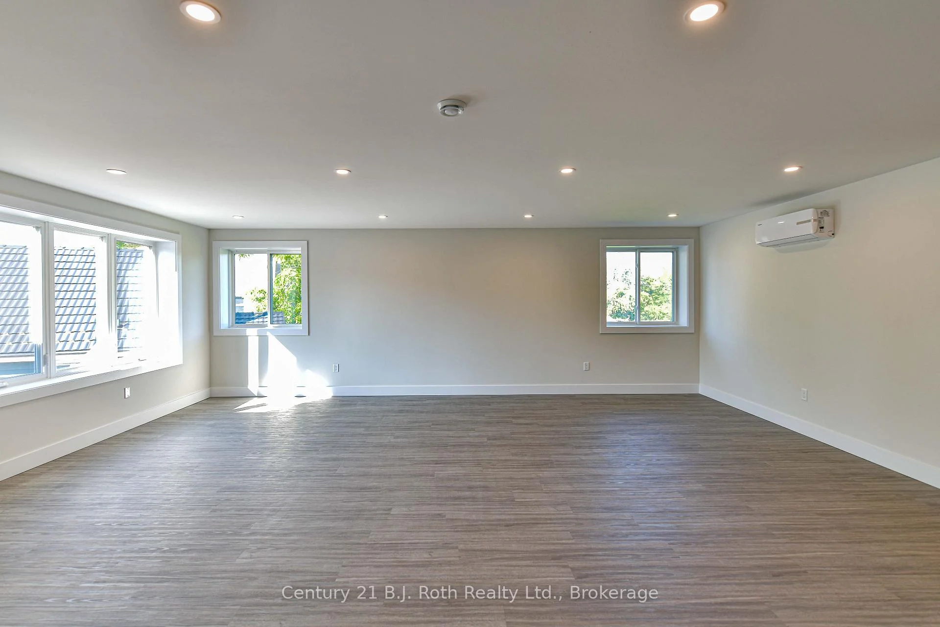 Photo 24 of Unit 2 (Upper), 165 Barrie Road, Orillia — HOMEH