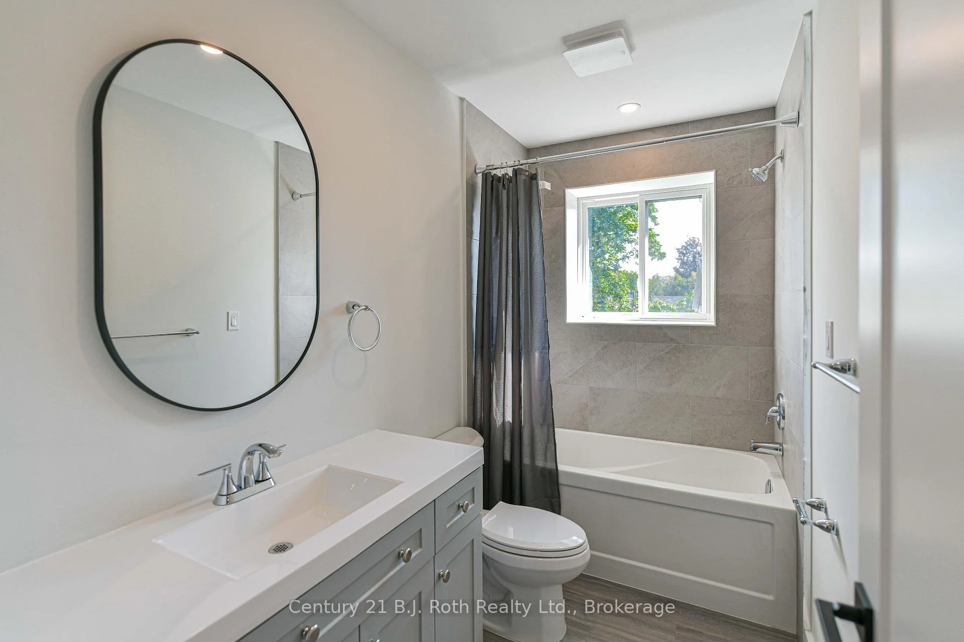 Photo 27 of Unit 2 (Upper), 165 Barrie Road, Orillia — HOMEH