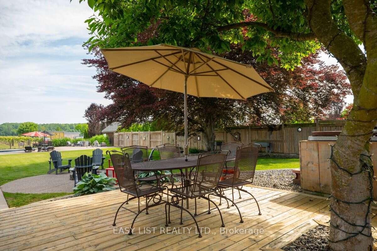 Photo 7 of 710 Seacliff Drive, Kingsville — HOMEH