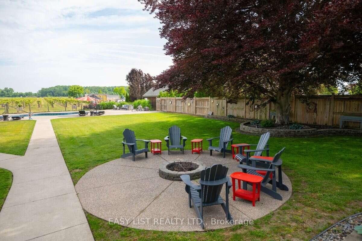 Photo 8 of 710 Seacliff Drive, Kingsville — HOMEH
