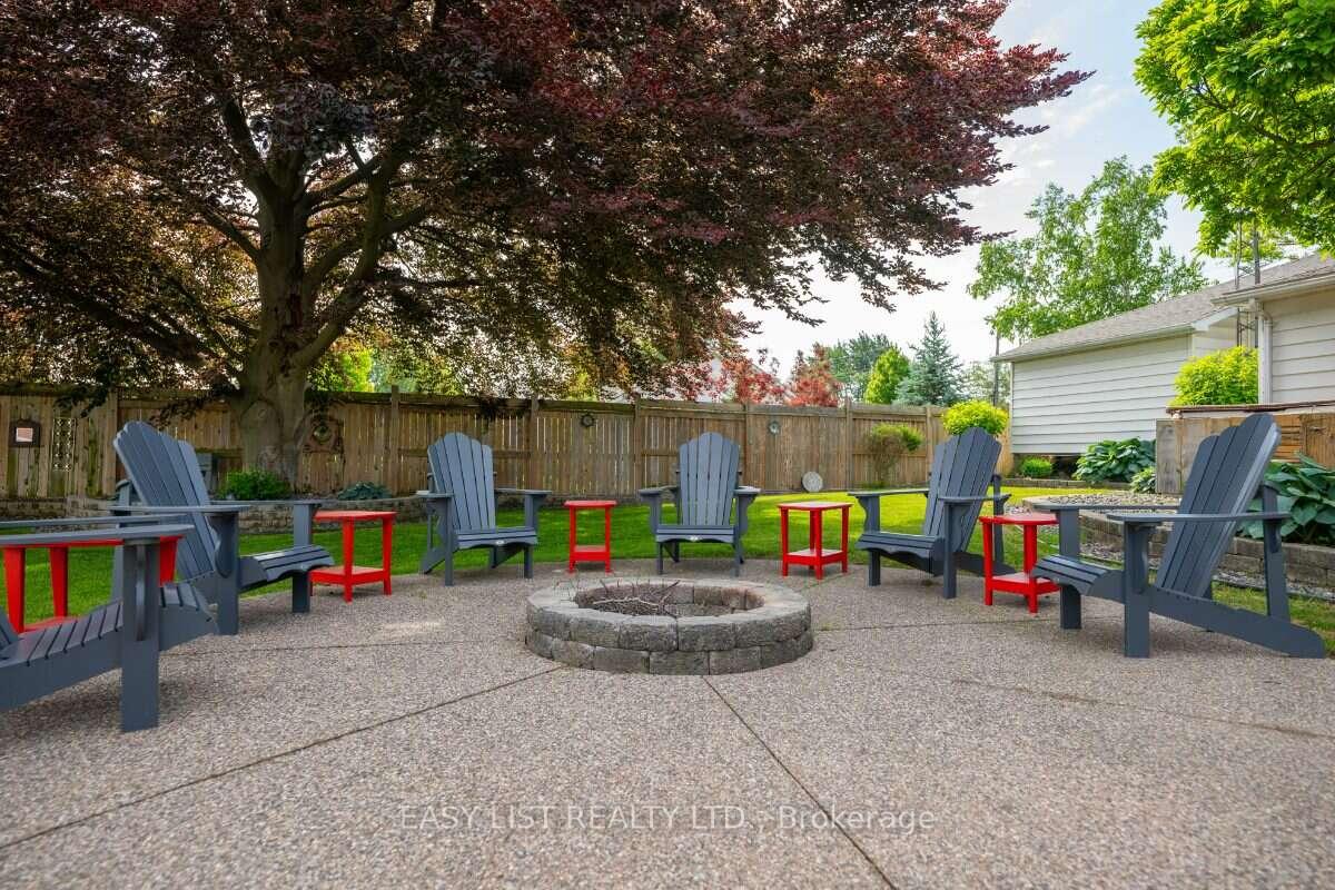 Photo 9 of 710 Seacliff Drive, Kingsville — HOMEH