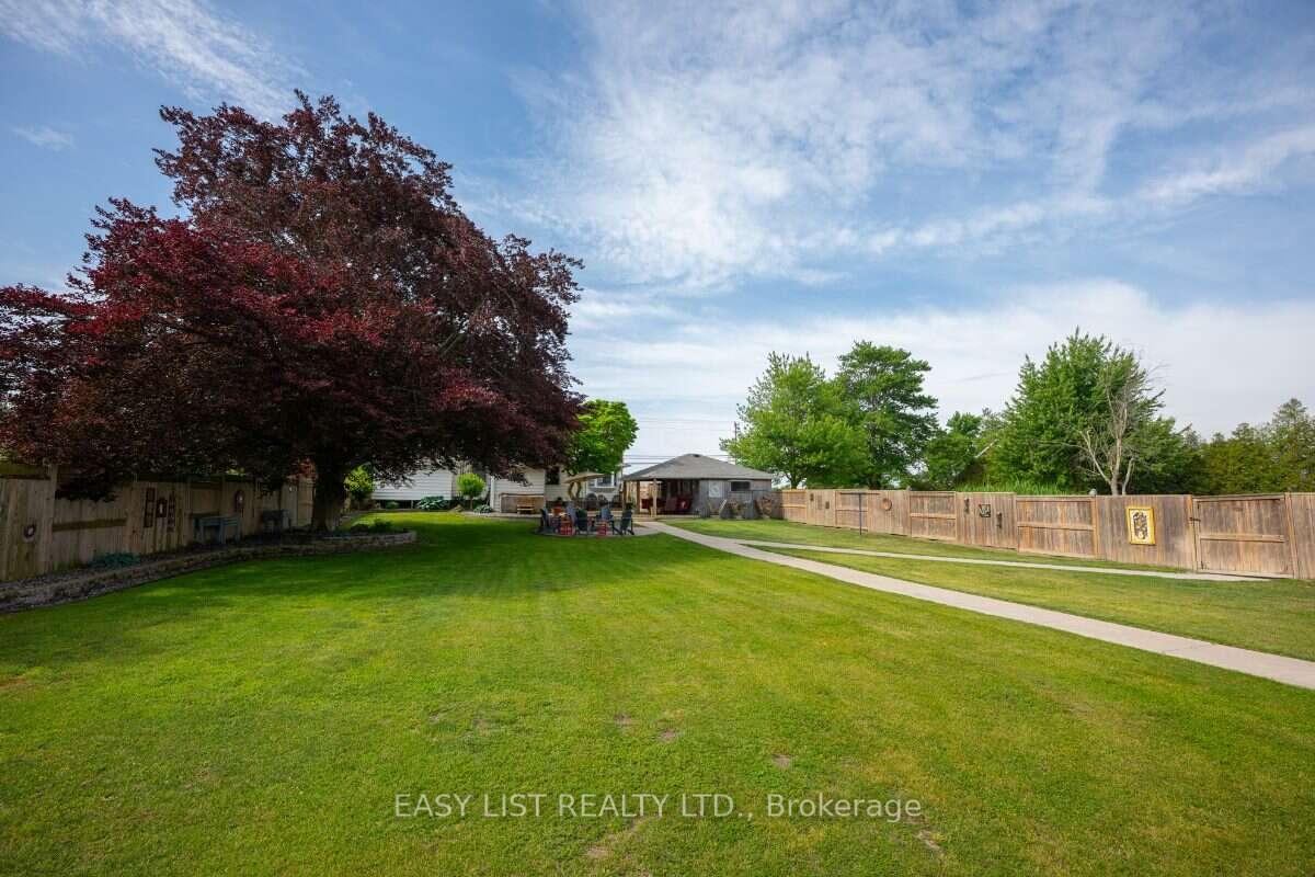 Photo 10 of 710 Seacliff Drive, Kingsville — HOMEH