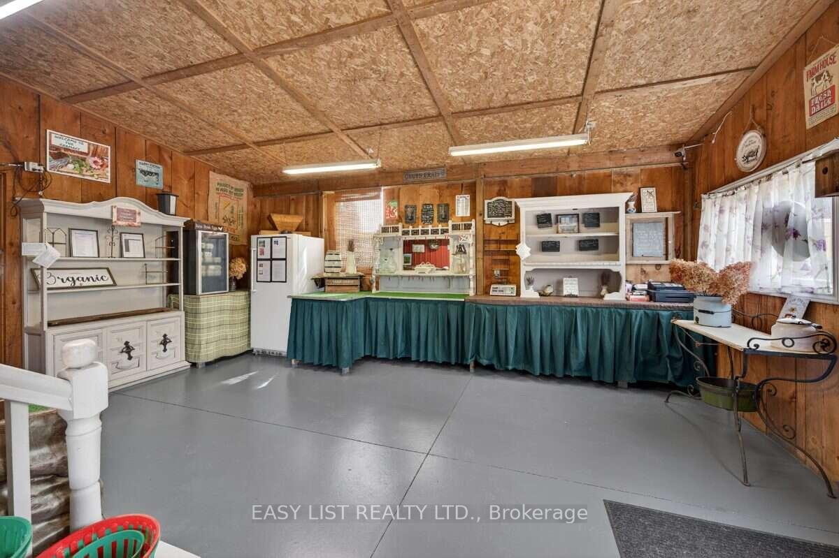 Photo 23 of 710 Seacliff Drive, Kingsville — HOMEH