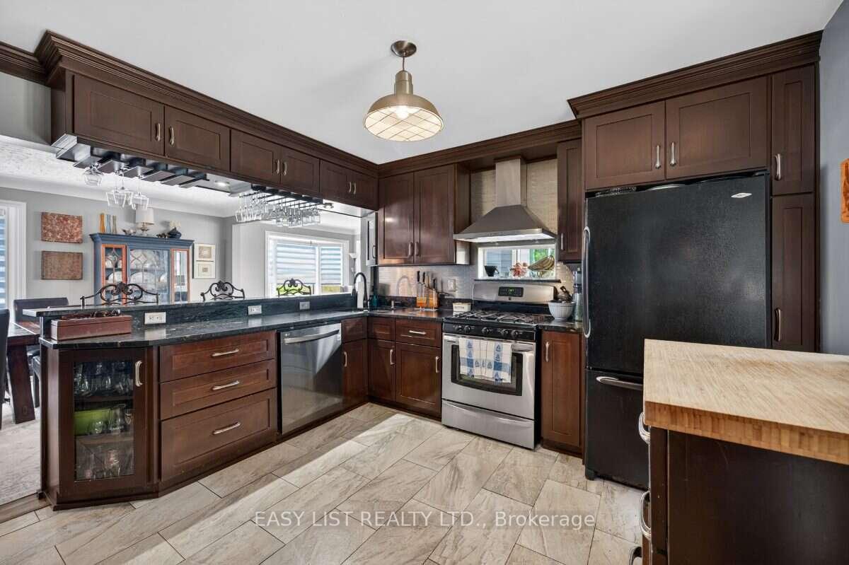 Photo 28 of 710 Seacliff Drive, Kingsville — HOMEH
