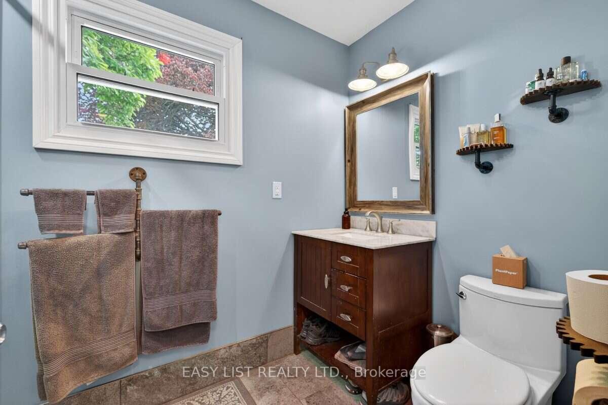 Photo 34 of 710 Seacliff Drive, Kingsville — HOMEH