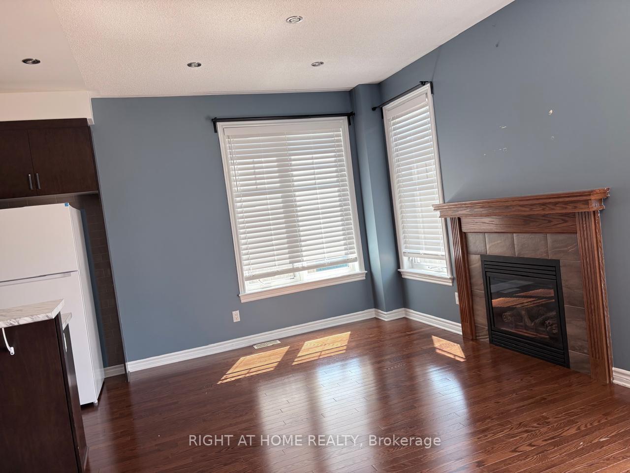 Photo 3 of 2477 Regatta Avenue, Ottawa, Barrhaven - Half Moon Bay — HOMEH