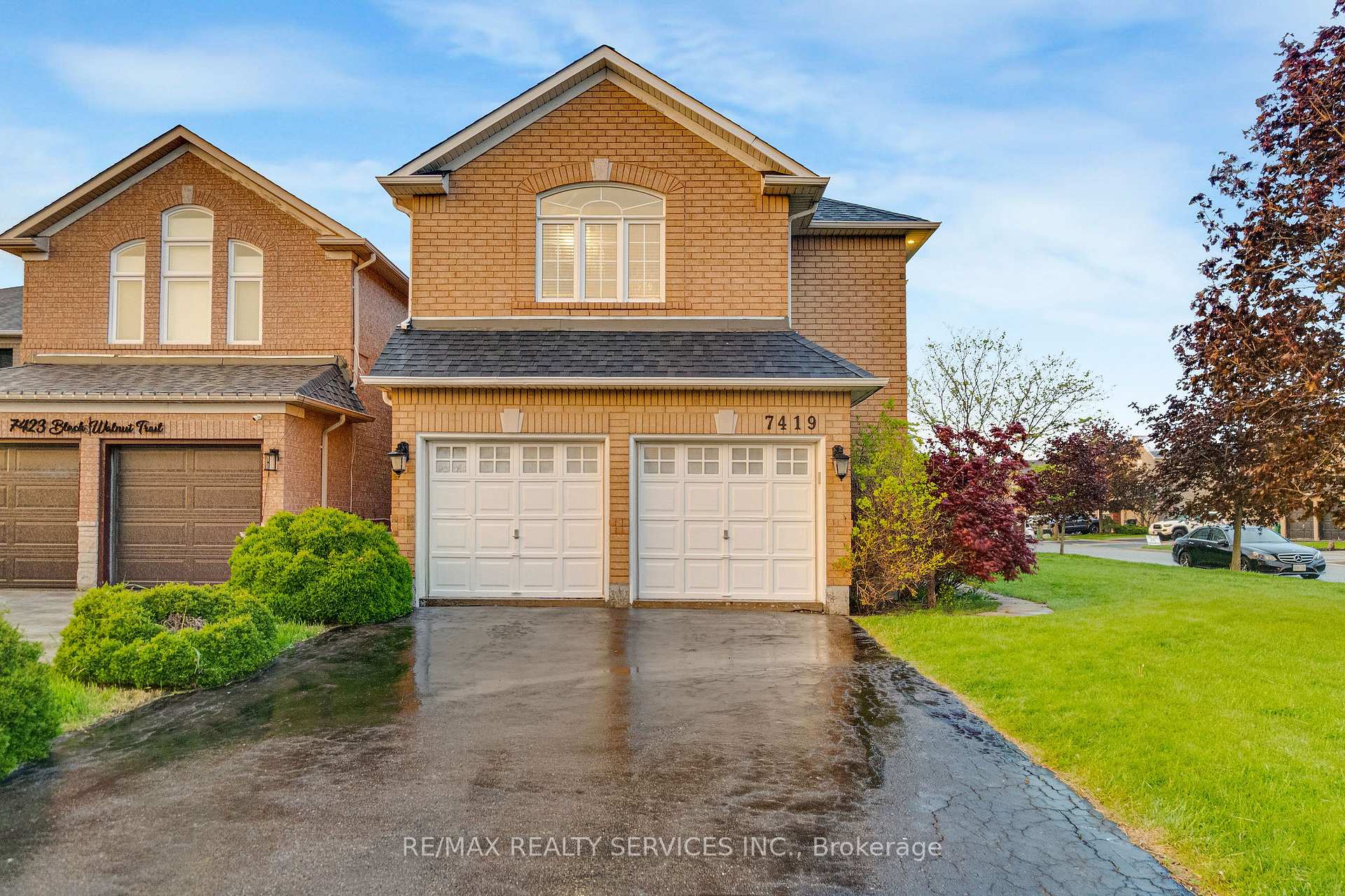 Photo 3 of 7419 Black Walnut Trail, Mississauga, Lisgar — HOMEH