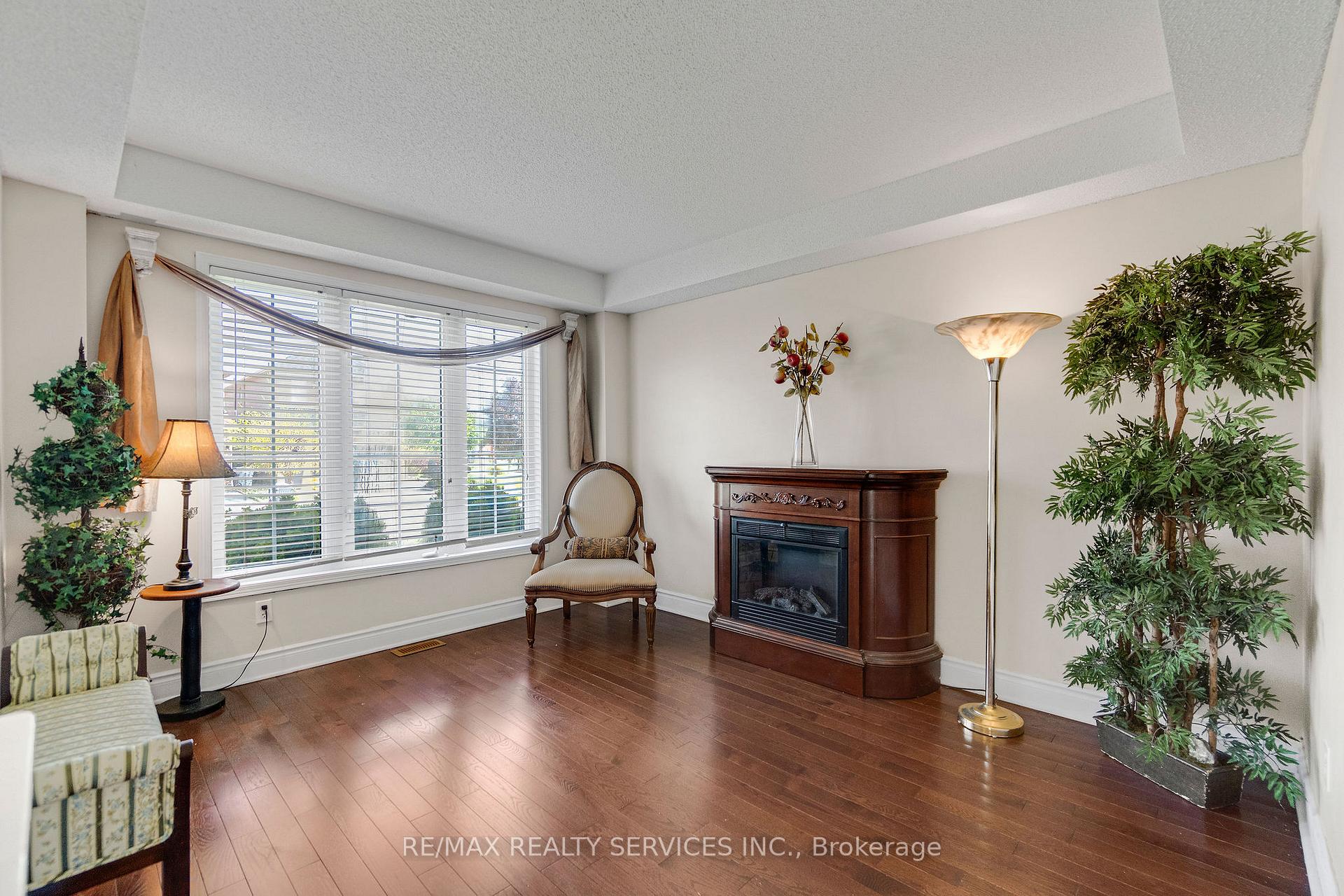 Photo 6 of 7419 Black Walnut Trail, Mississauga, Lisgar — HOMEH