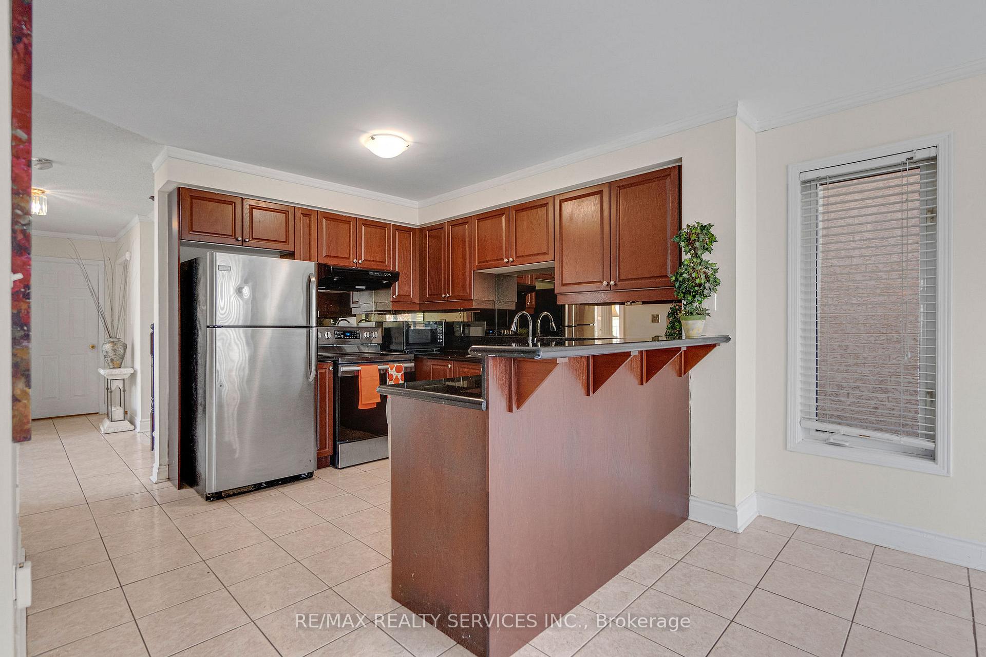 Photo 10 of 7419 Black Walnut Trail, Mississauga, Lisgar — HOMEH