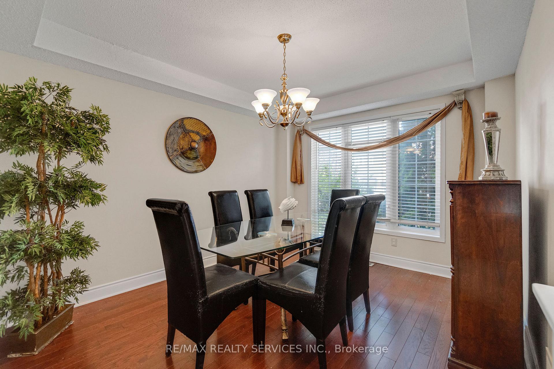 Photo 12 of 7419 Black Walnut Trail, Mississauga, Lisgar — HOMEH