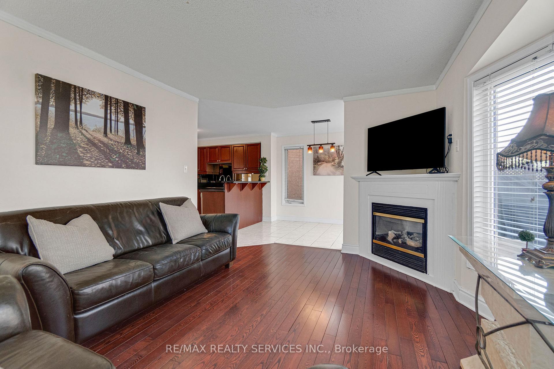 Photo 15 of 7419 Black Walnut Trail, Mississauga, Lisgar — HOMEH