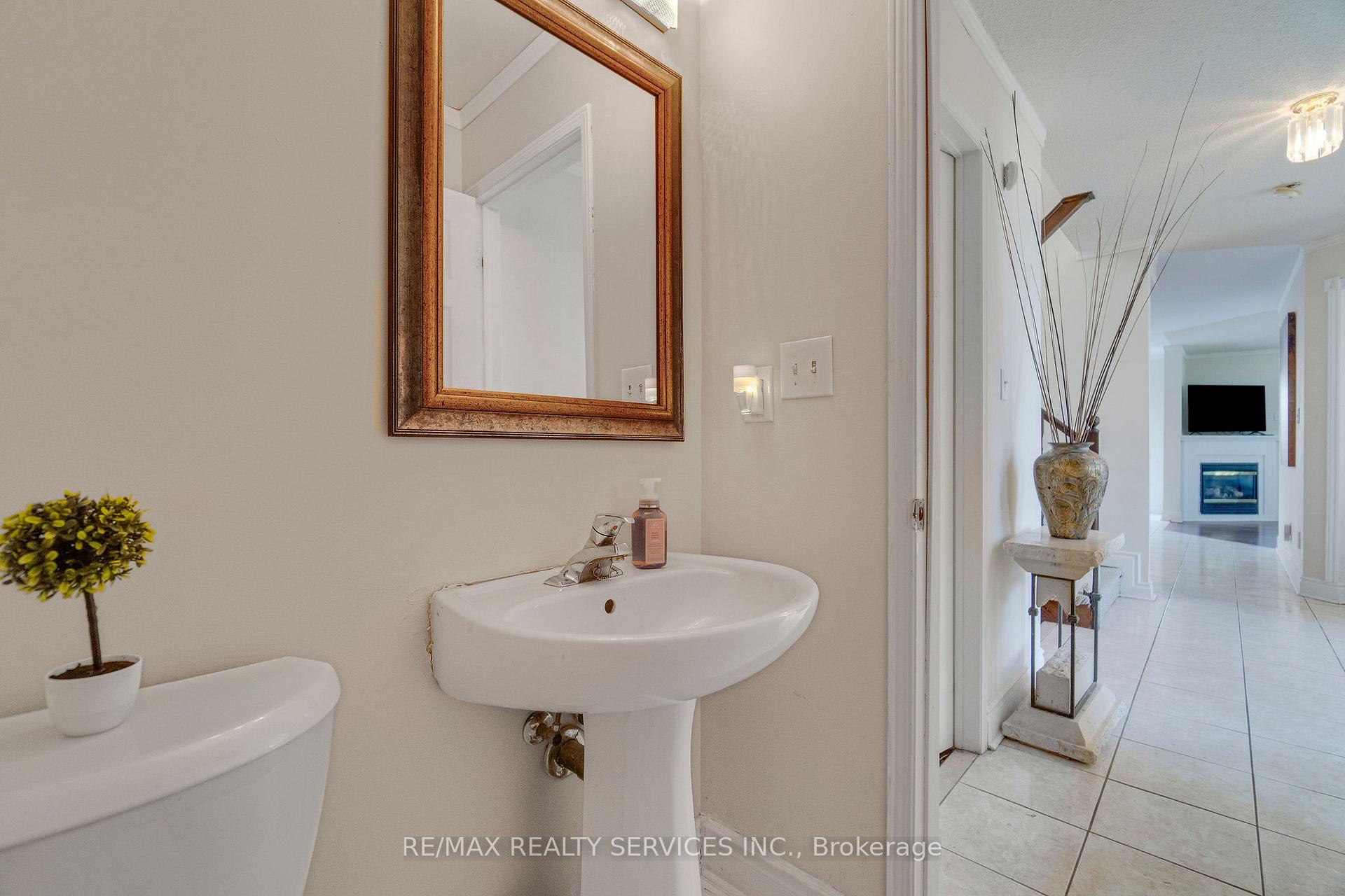 Photo 20 of 7419 Black Walnut Trail, Mississauga, Lisgar — HOMEH