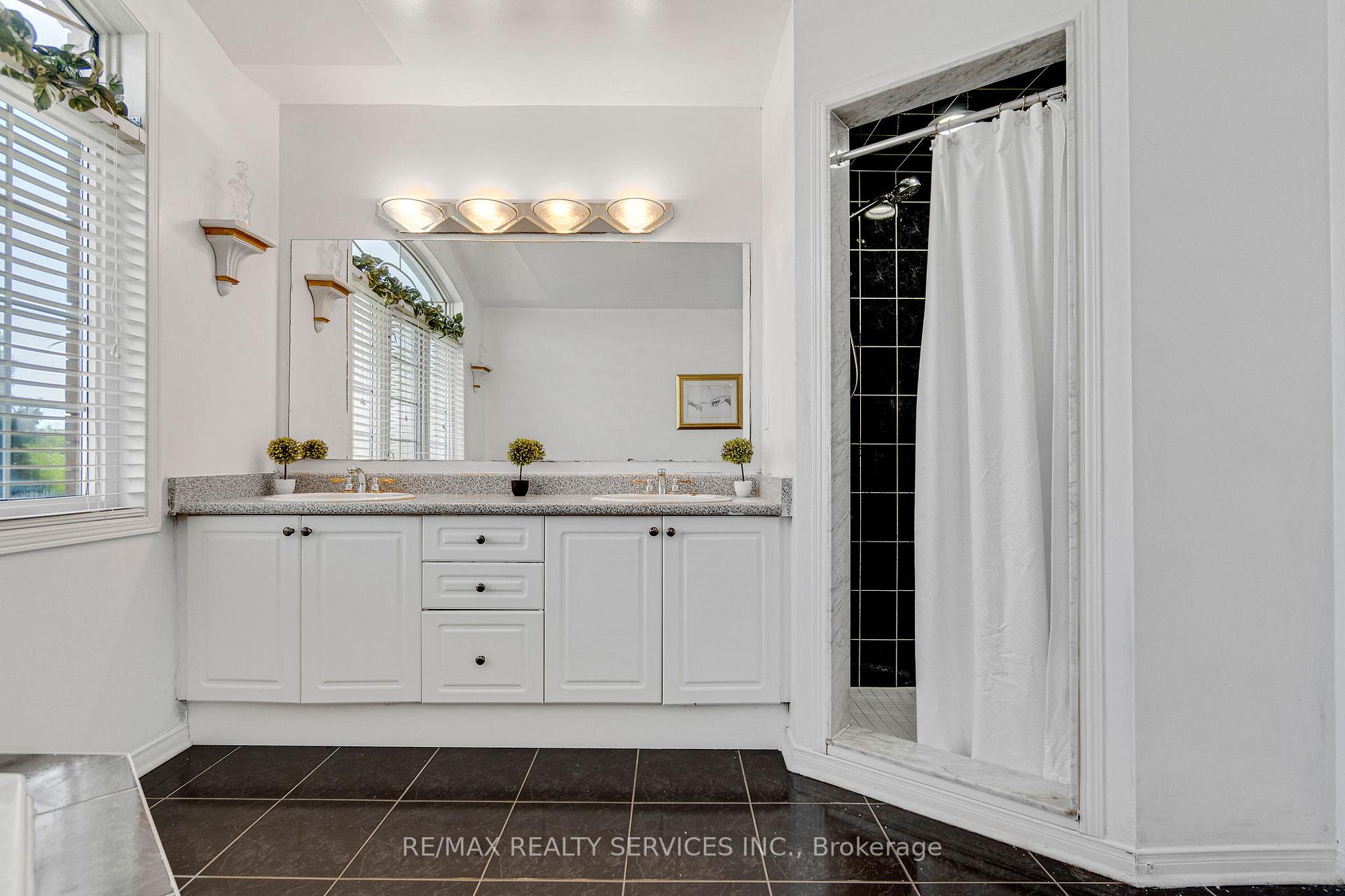 Photo 26 of 7419 Black Walnut Trail, Mississauga, Lisgar — HOMEH
