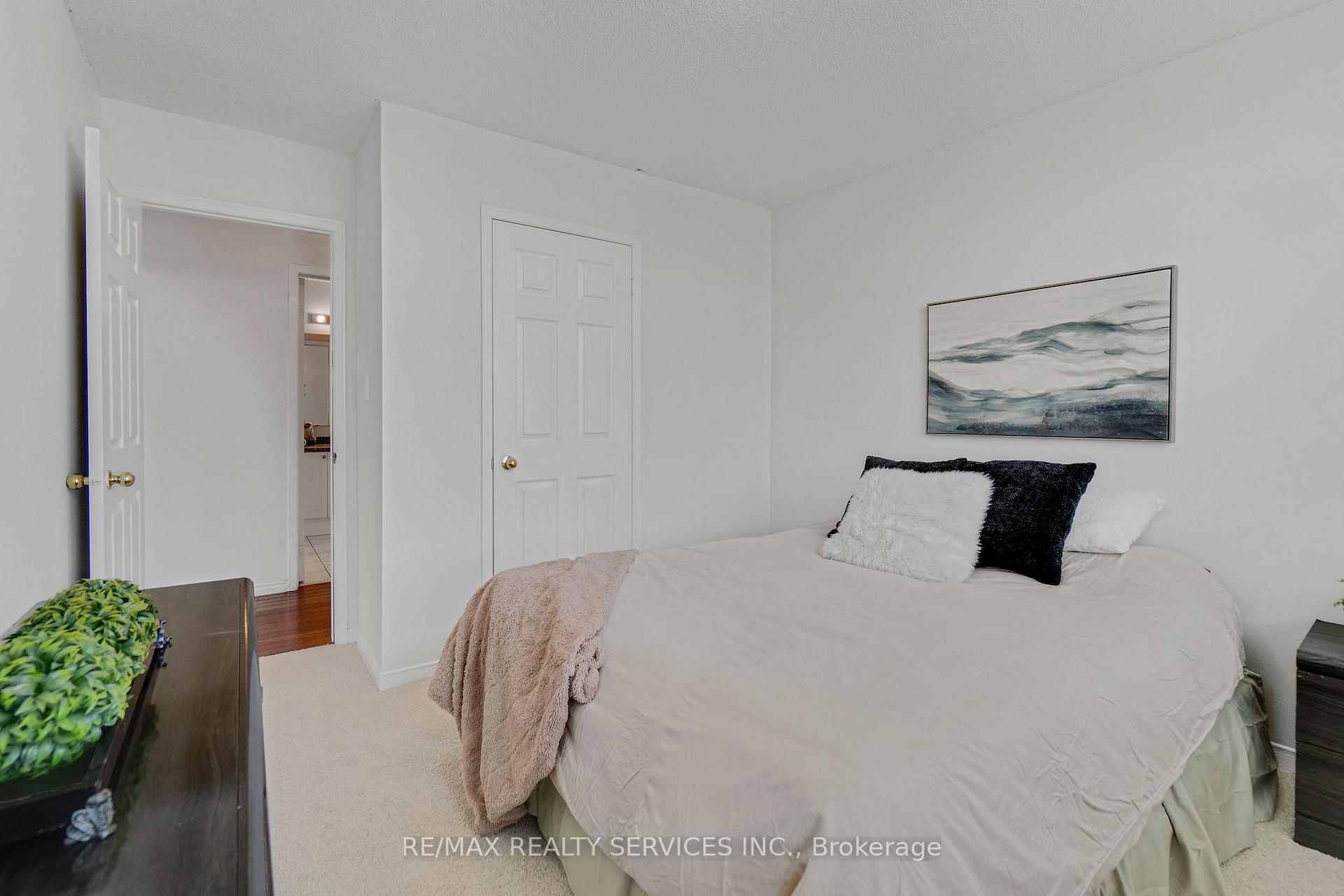 Photo 32 of 7419 Black Walnut Trail, Mississauga, Lisgar — HOMEH