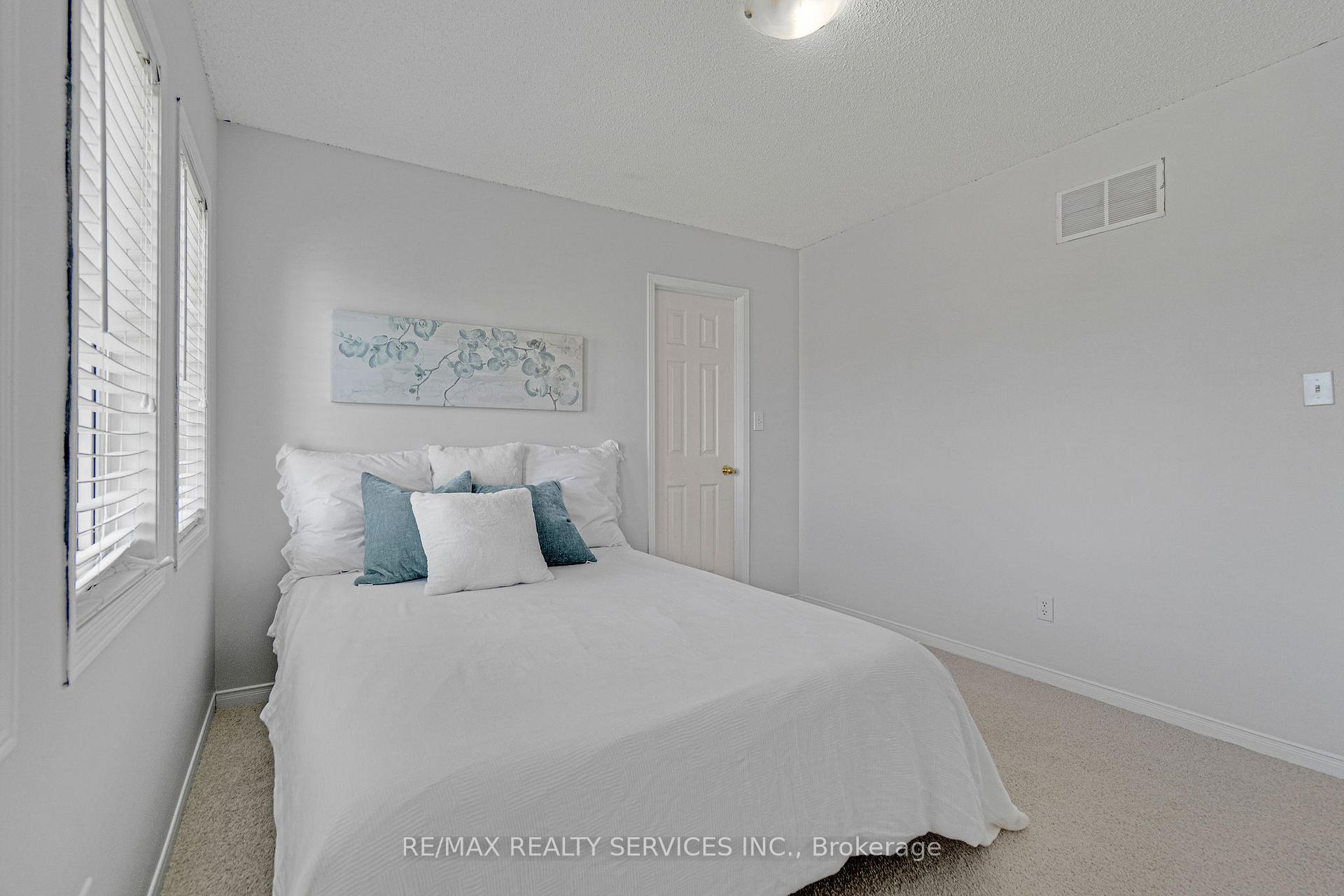 Photo 33 of 7419 Black Walnut Trail, Mississauga, Lisgar — HOMEH