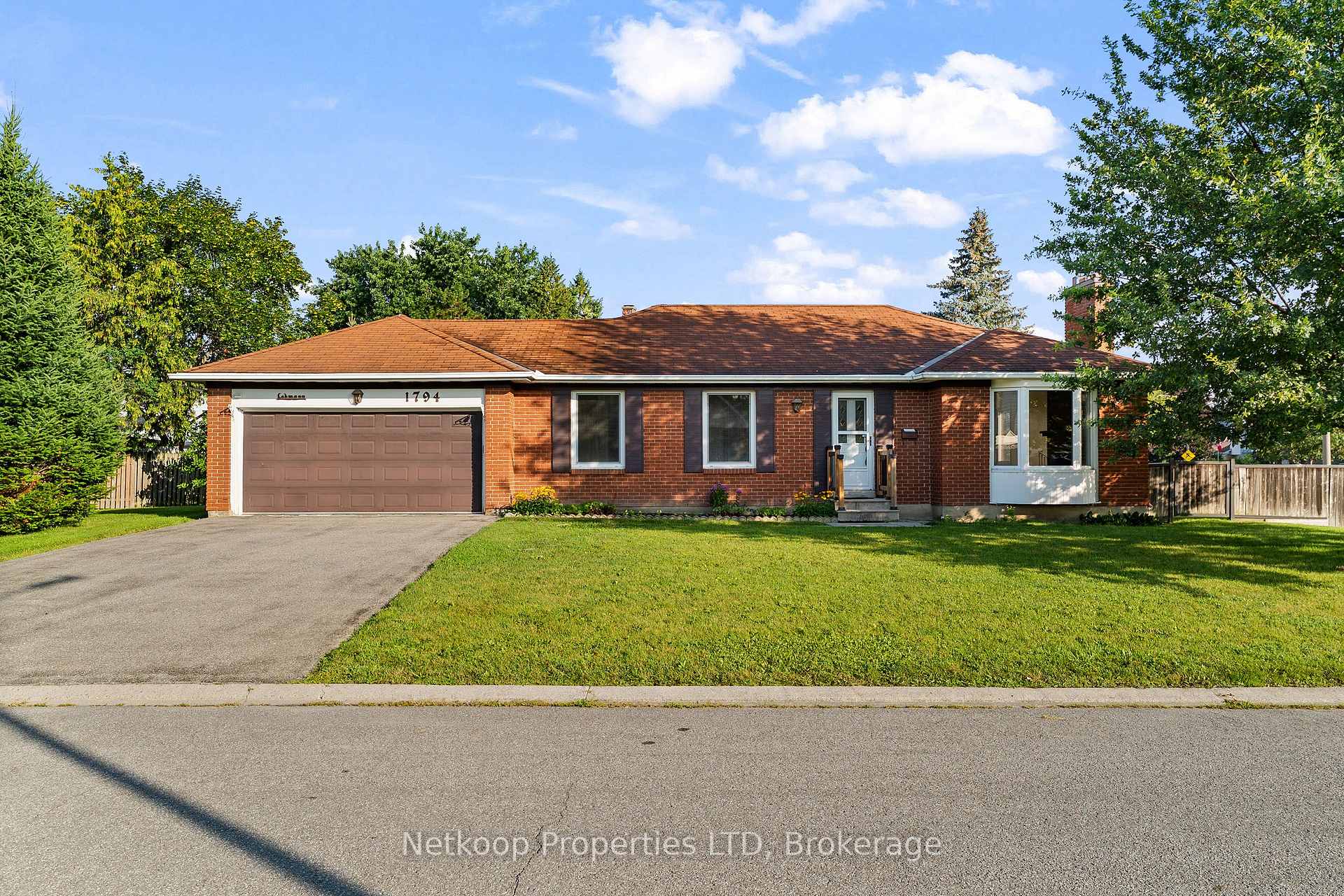 Photo 4 of 1794 Bonaventure Terrace, Ottawa, Convent Glen South — HOMEH