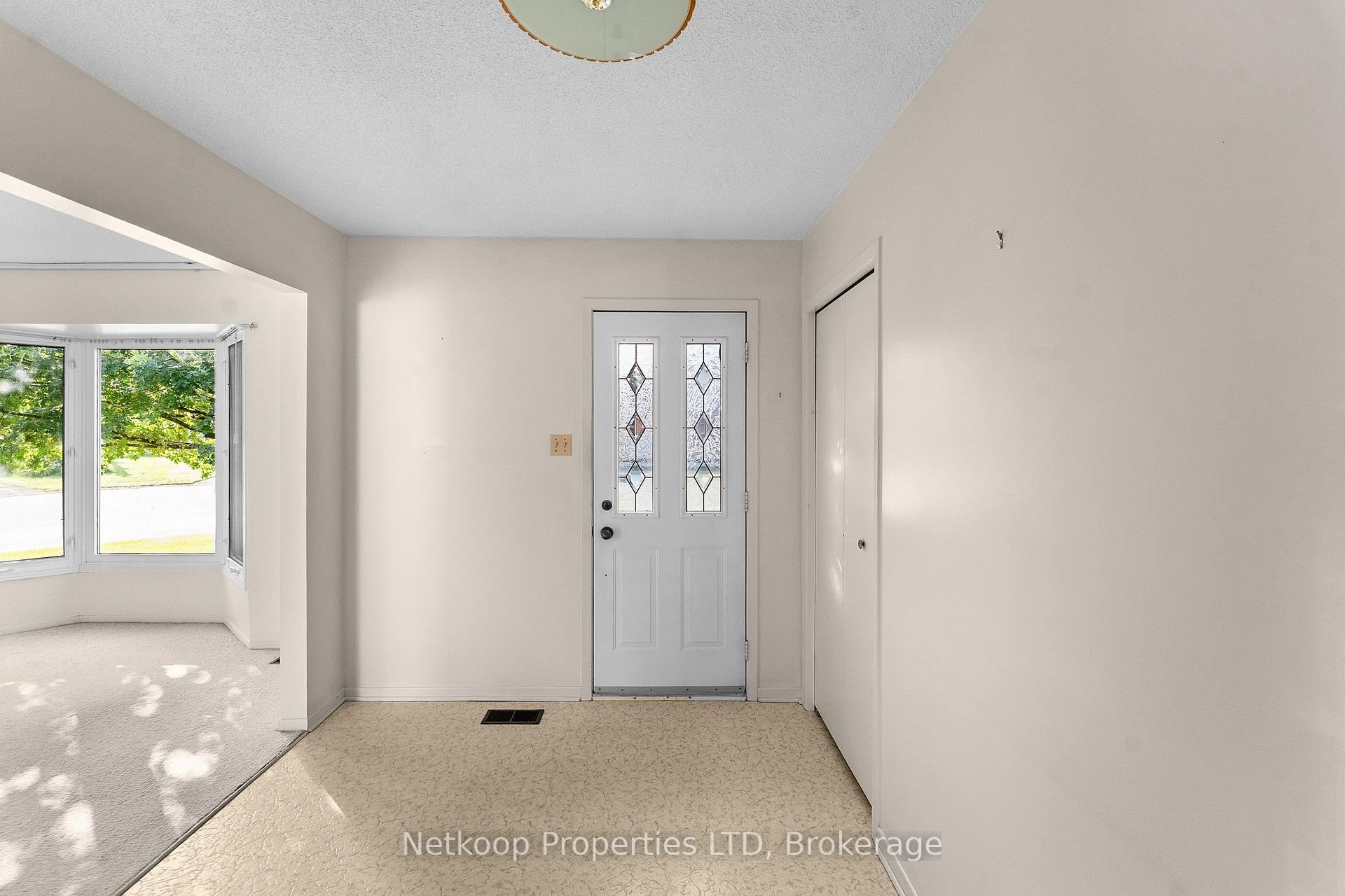 Photo 7 of 1794 Bonaventure Terrace, Ottawa, Convent Glen South — HOMEH