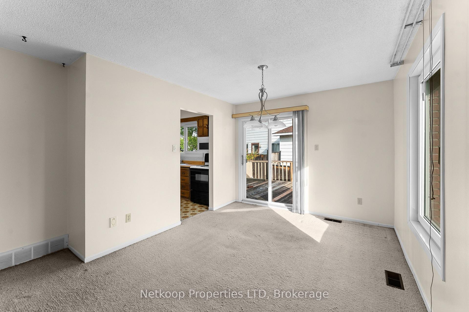 Photo 14 of 1794 Bonaventure Terrace, Ottawa, Convent Glen South — HOMEH