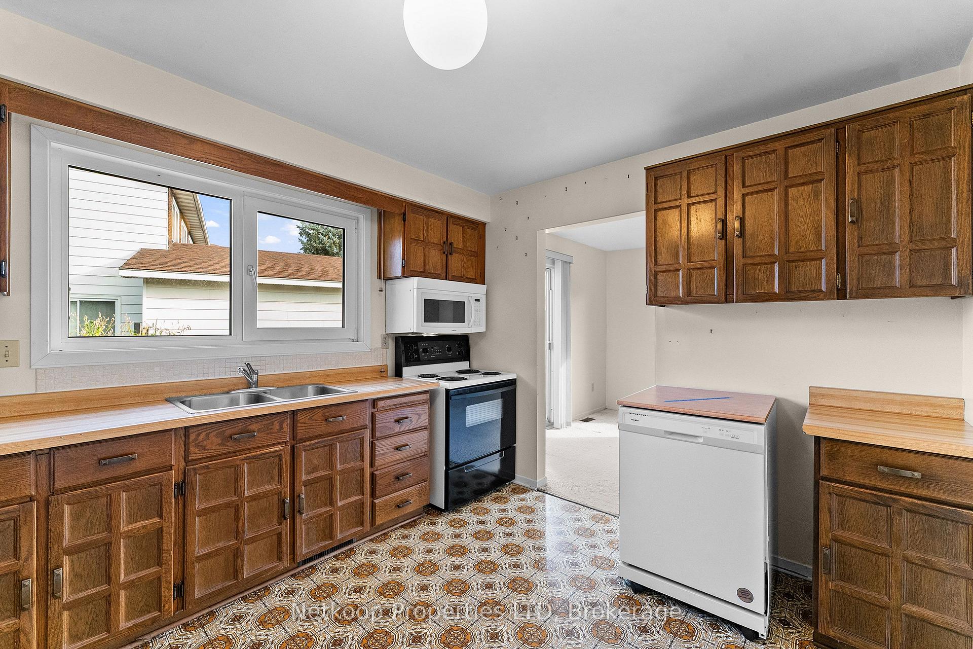 Photo 19 of 1794 Bonaventure Terrace, Ottawa, Convent Glen South — HOMEH