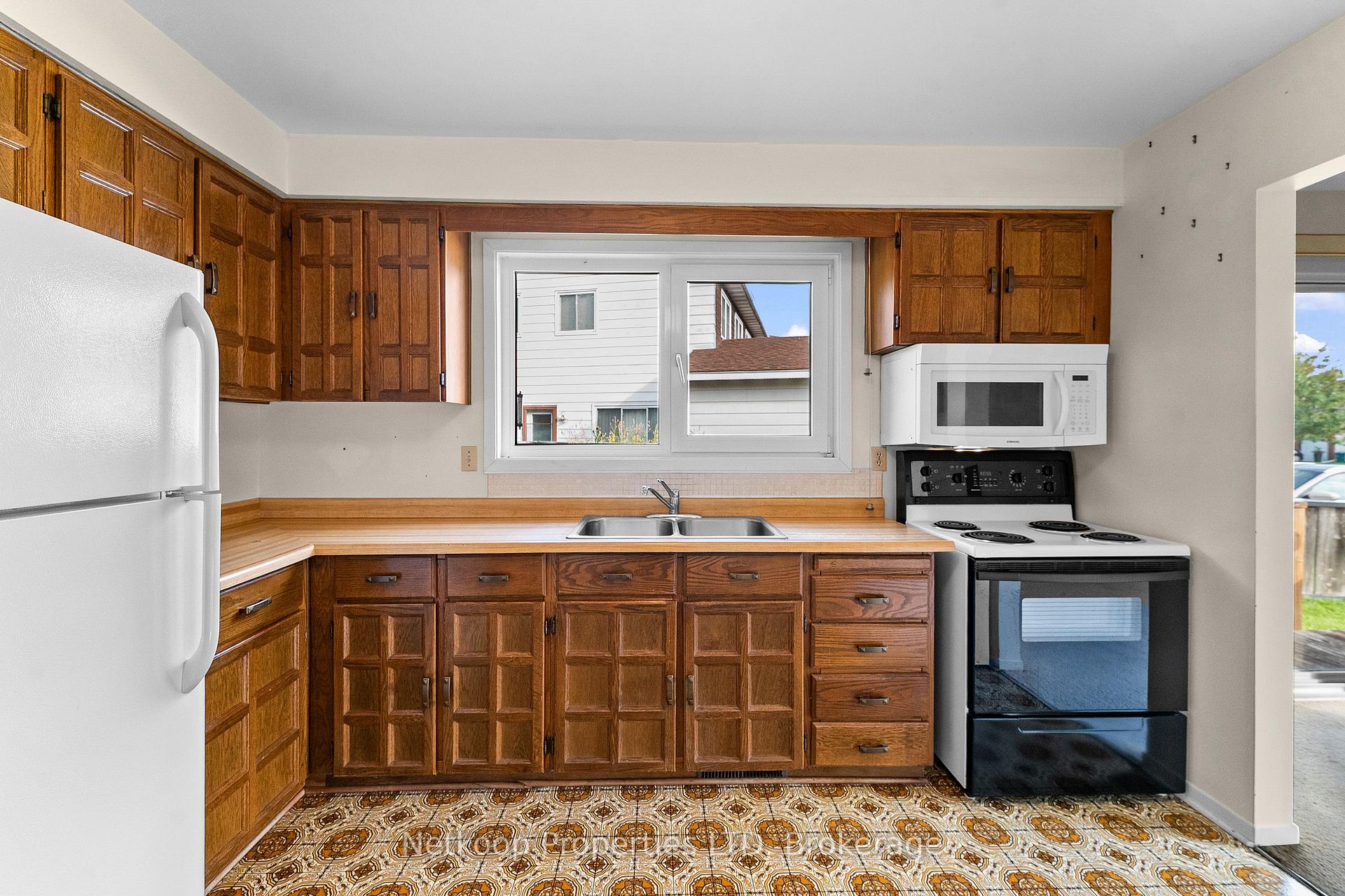 Photo 20 of 1794 Bonaventure Terrace, Ottawa, Convent Glen South — HOMEH