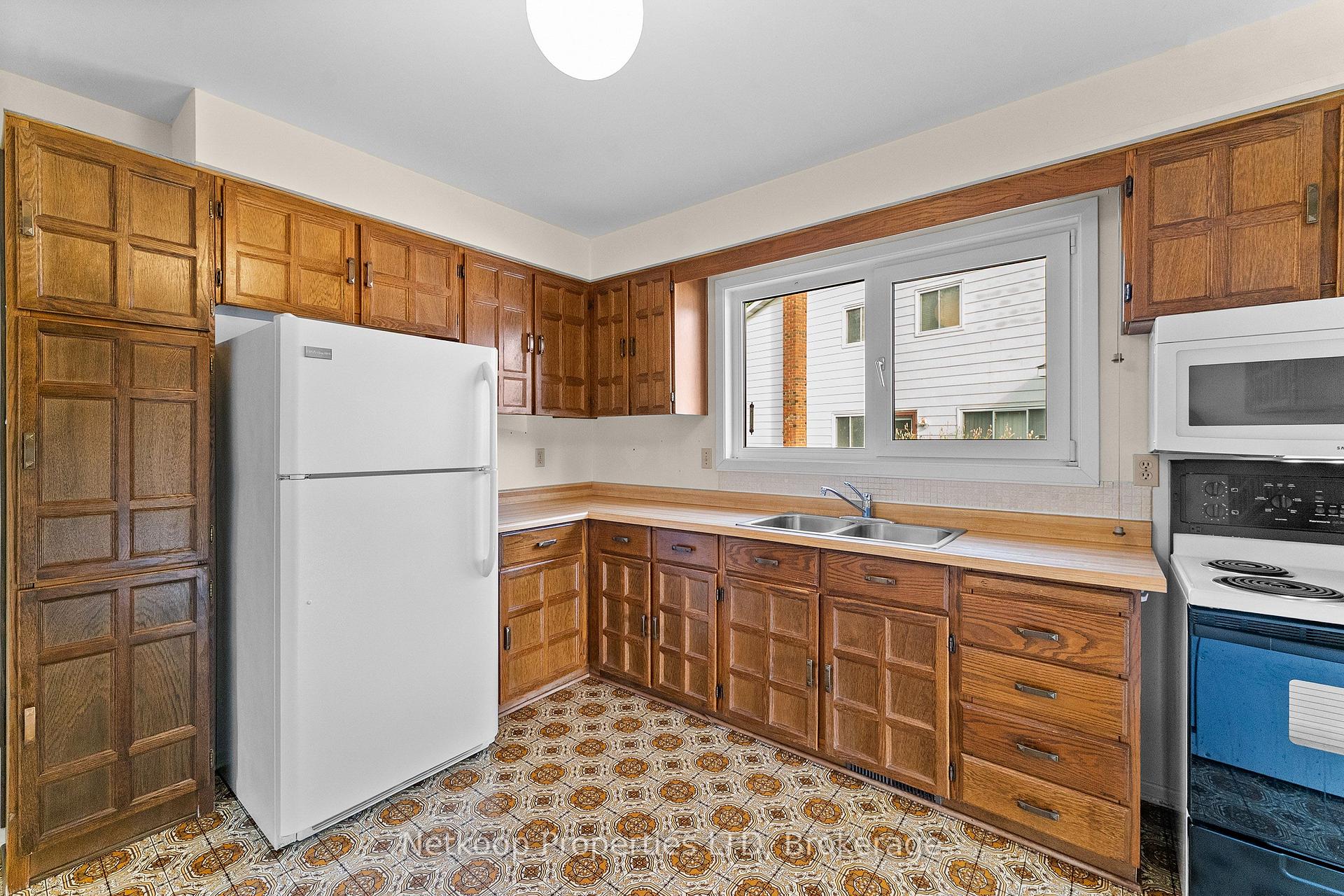 Photo 21 of 1794 Bonaventure Terrace, Ottawa, Convent Glen South — HOMEH