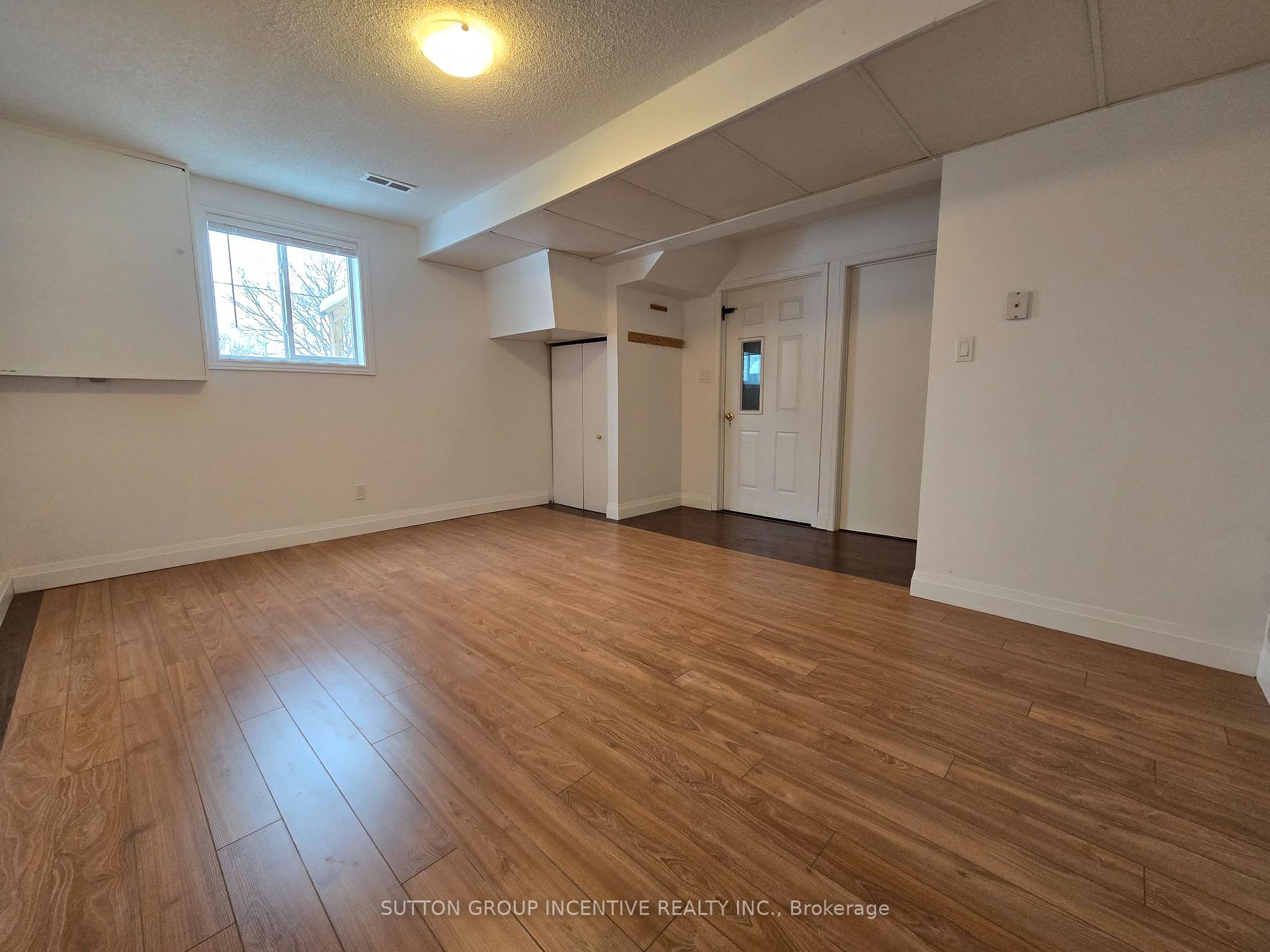 Photo 4 of Unit Lower, 211 Cliff Road, Barrie, South Shore — HOMEH