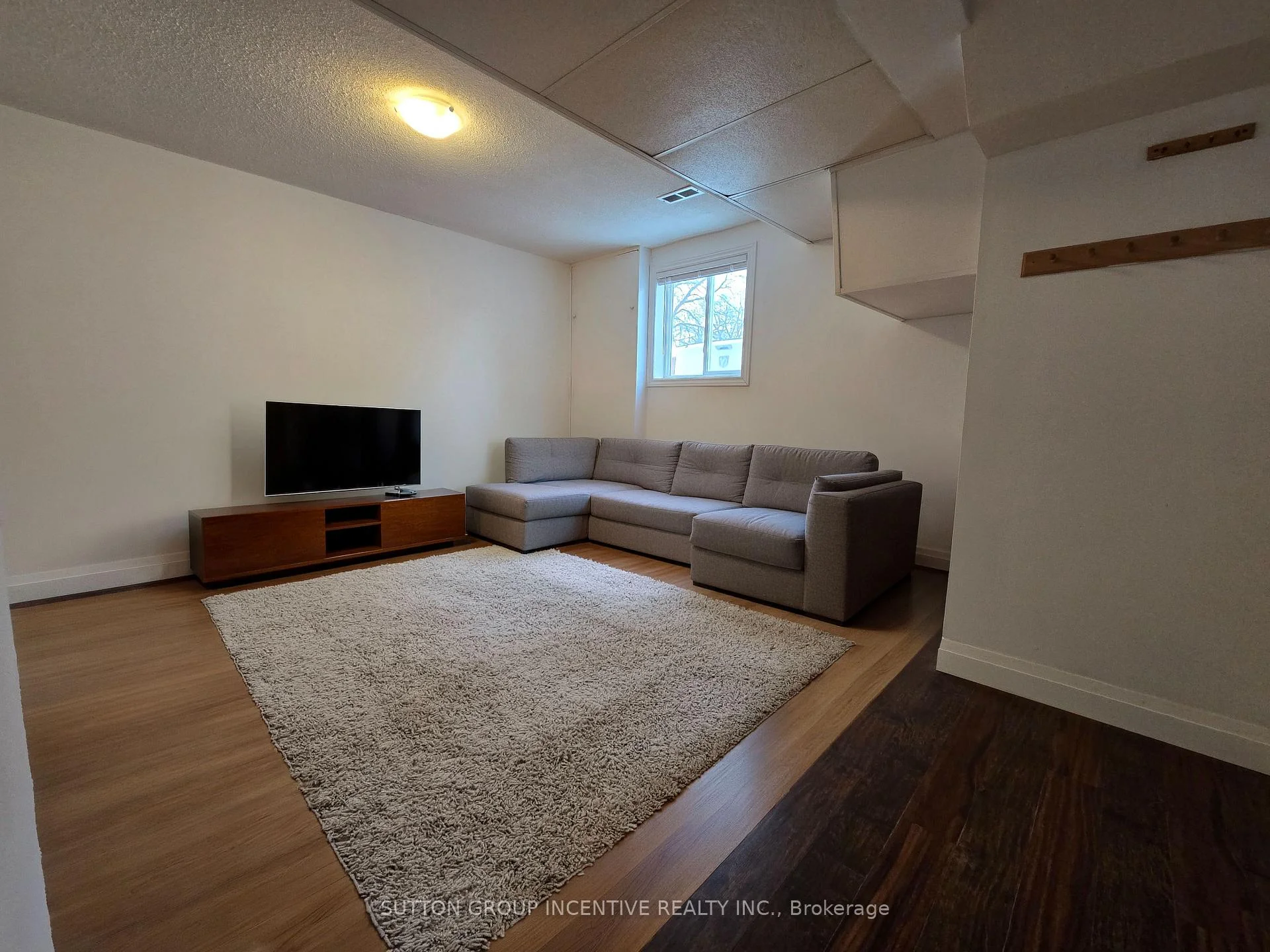Photo 5 of Unit Lower, 211 Cliff Road, Barrie, South Shore — HOMEH