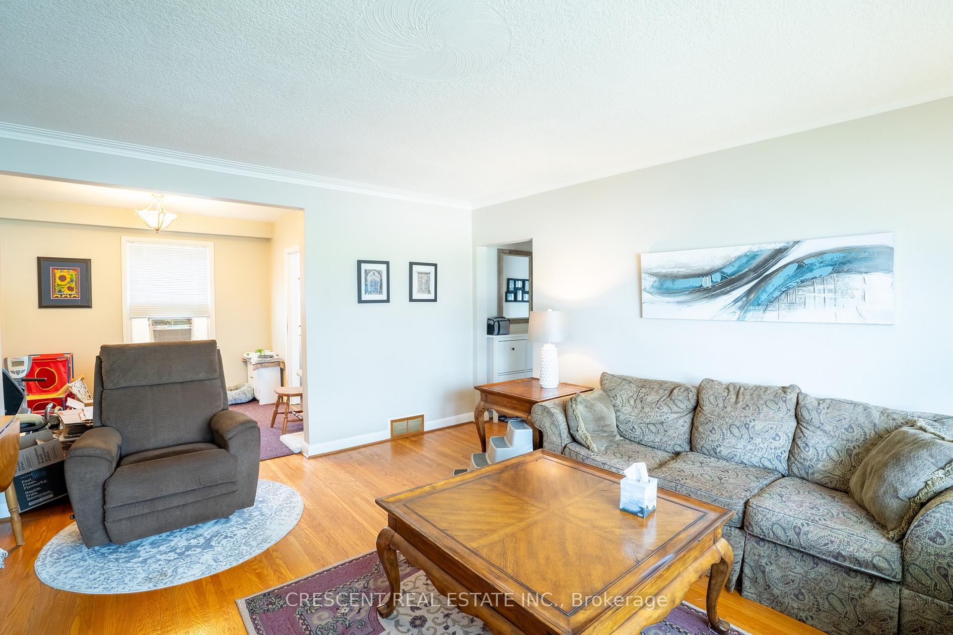 Photo 3 of Unit UPPER, 35 Laburnham Avenue, Etobicoke, Long Branch — HOMEH