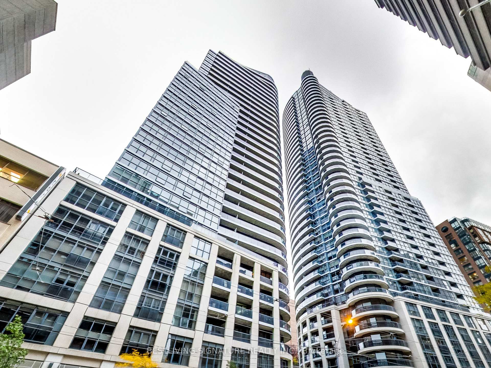 Photo 2 of Unit 1606, 21 Carlton Street, Toronto, Church-Yonge Corridor — HOMEH