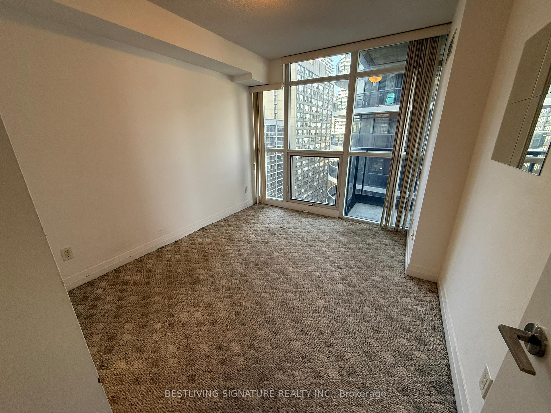 Photo 10 of Unit 1606, 21 Carlton Street, Toronto, Church-Yonge Corridor — HOMEH