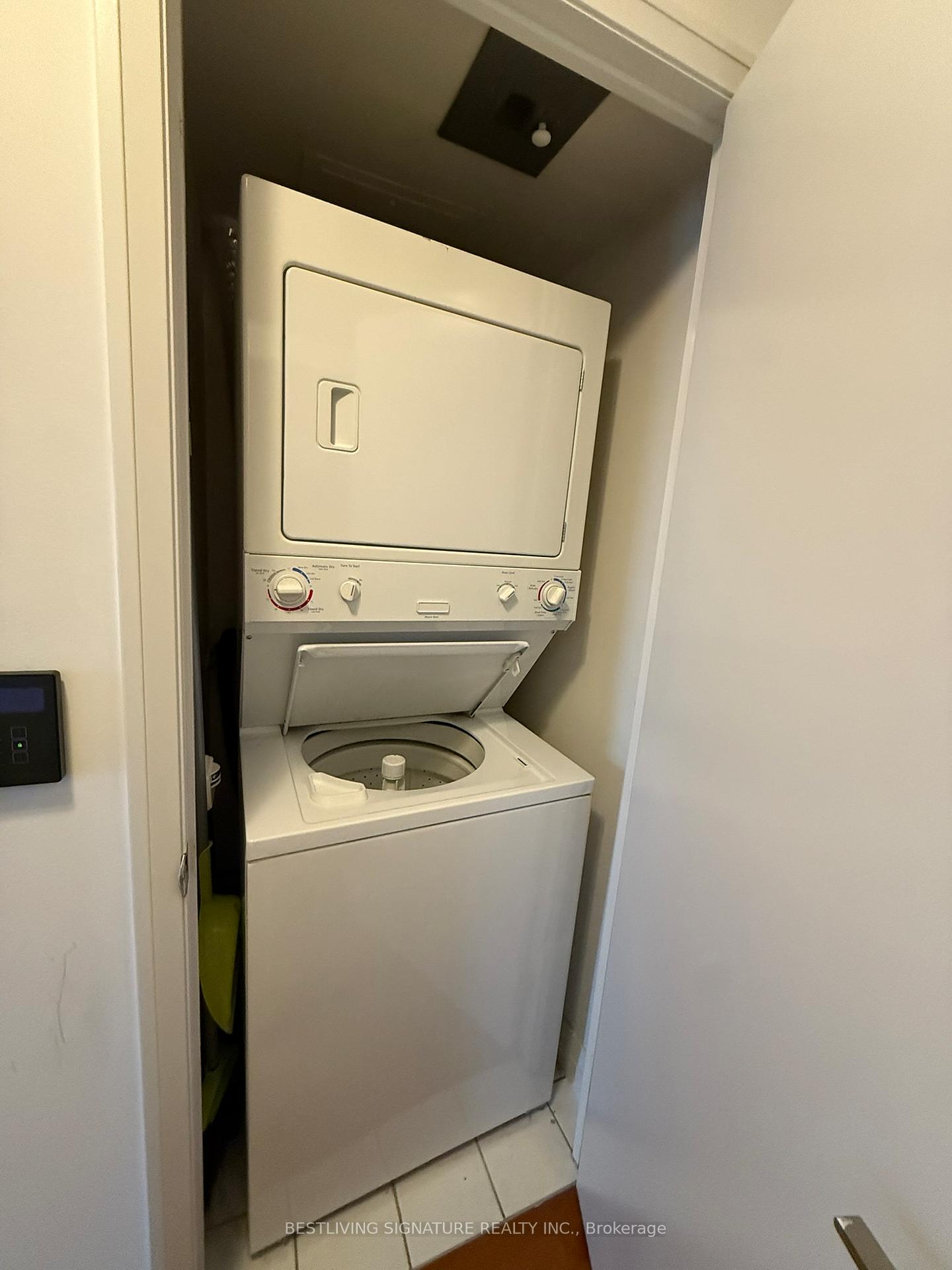 Photo 15 of Unit 1606, 21 Carlton Street, Toronto, Church-Yonge Corridor — HOMEH