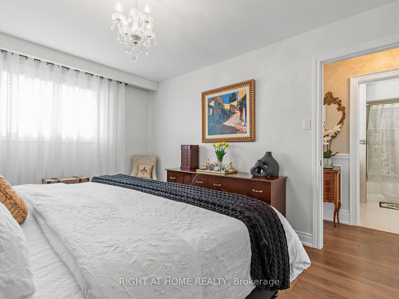 Photo 14 of 2 Grenadine Court, North York, Humber Summit — HOMEH