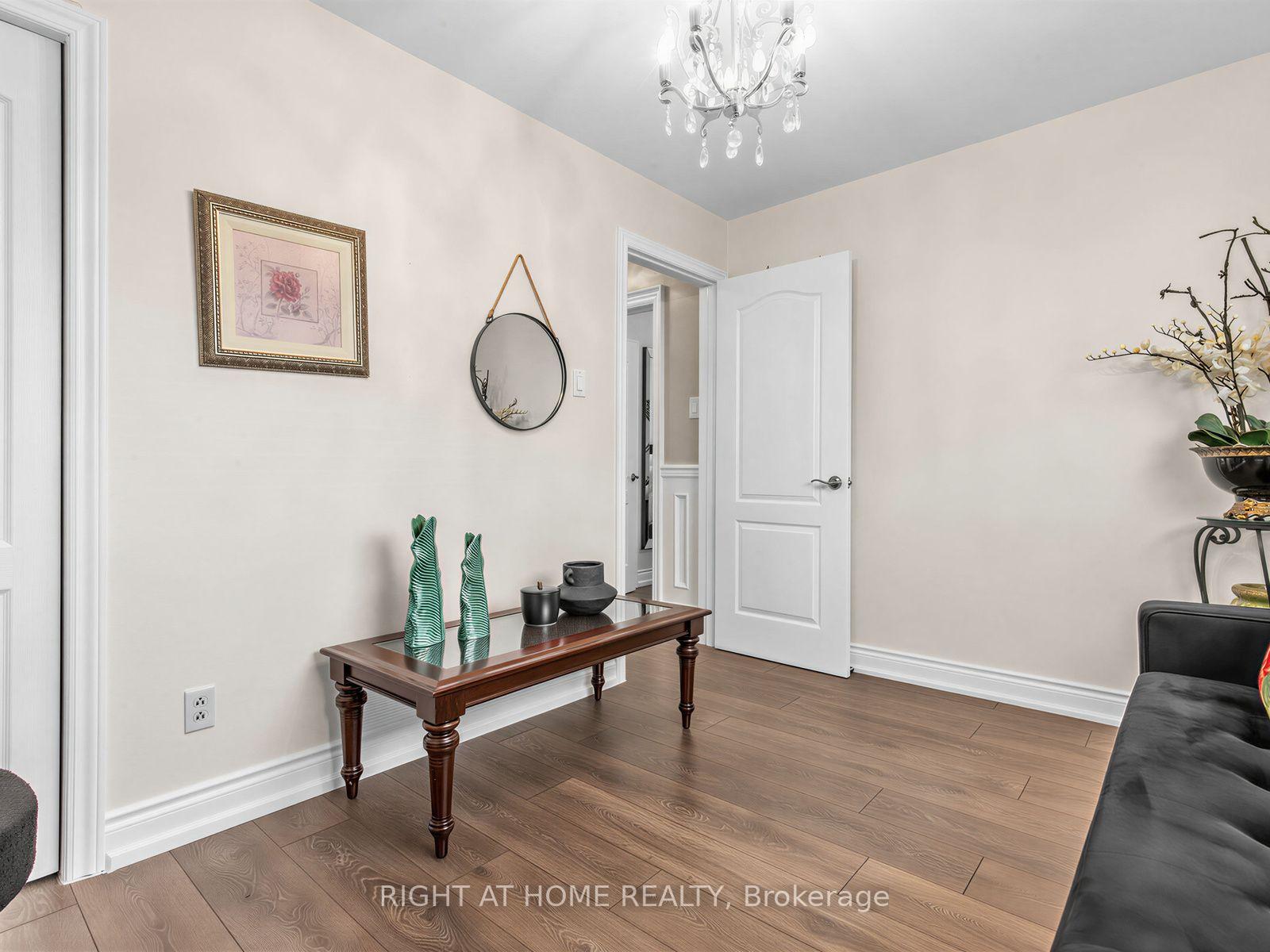 Photo 17 of 2 Grenadine Court, North York, Humber Summit — HOMEH