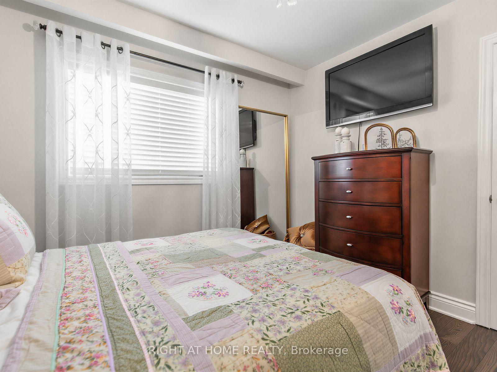 Photo 20 of 2 Grenadine Court, North York, Humber Summit — HOMEH