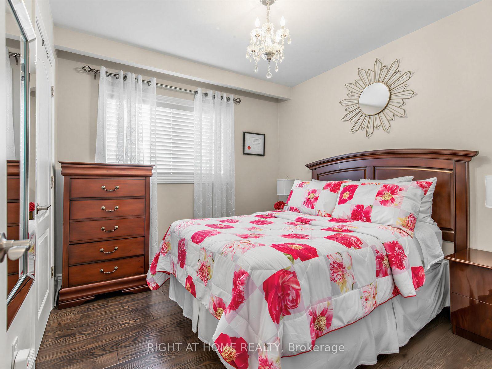 Photo 21 of 2 Grenadine Court, North York, Humber Summit — HOMEH