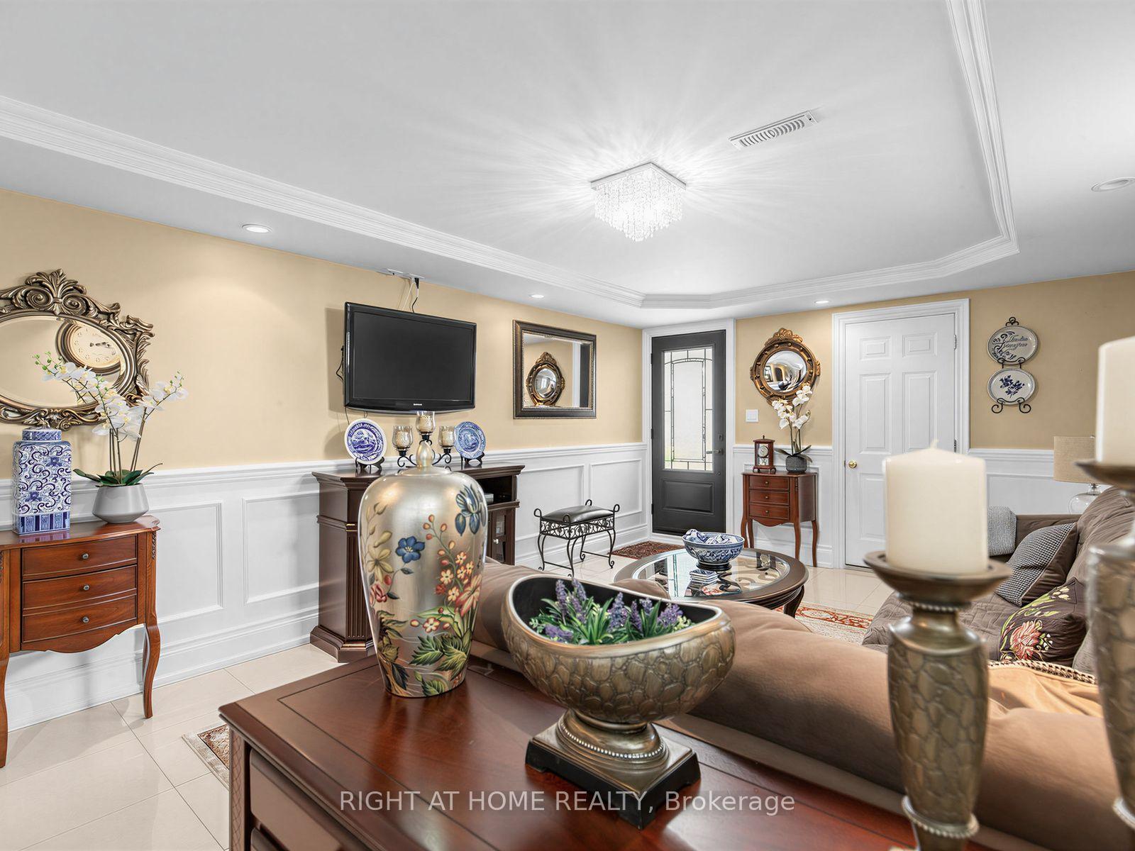 Photo 27 of 2 Grenadine Court, North York, Humber Summit — HOMEH