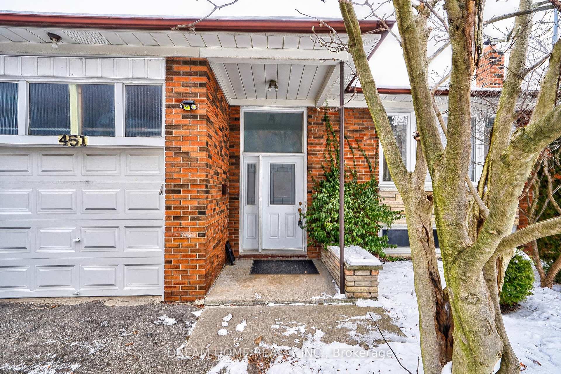 Photo 2 of Unit Main, 451 Kenneth Avenue, North York, Willowdale East — HOMEH