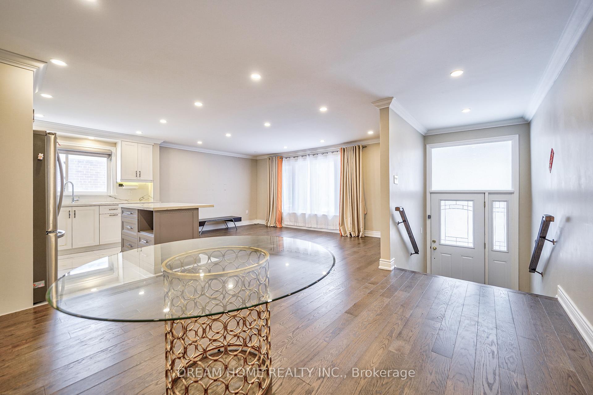 Photo 6 of Unit Main, 451 Kenneth Avenue, North York, Willowdale East — HOMEH