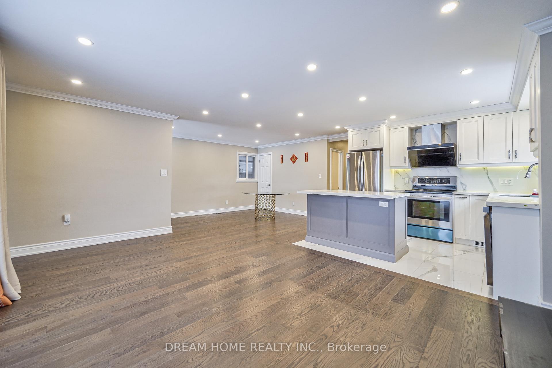 Photo 9 of Unit Main, 451 Kenneth Avenue, North York, Willowdale East — HOMEH