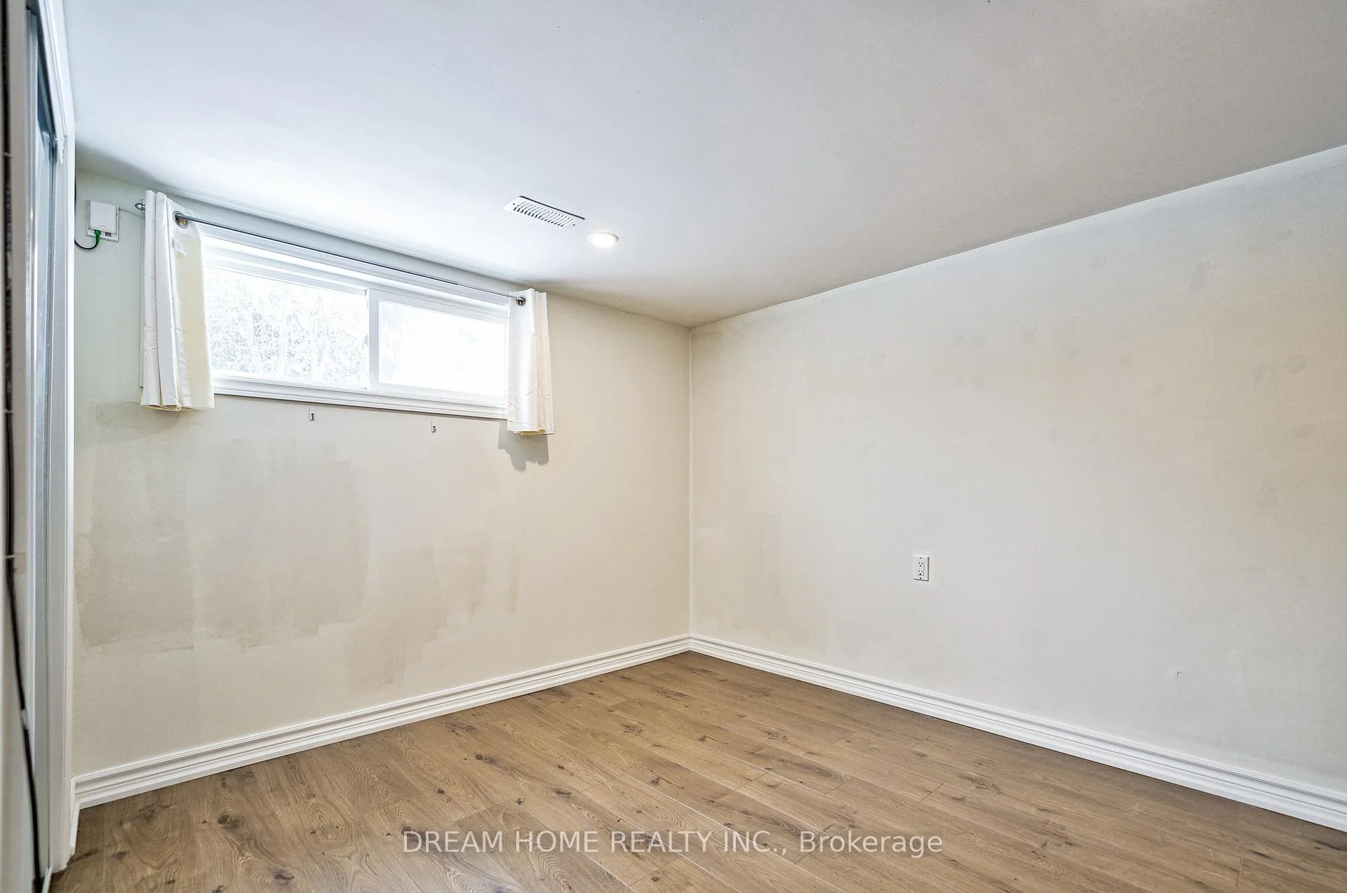 Photo 30 of Unit Main, 451 Kenneth Avenue, North York, Willowdale East — HOMEH