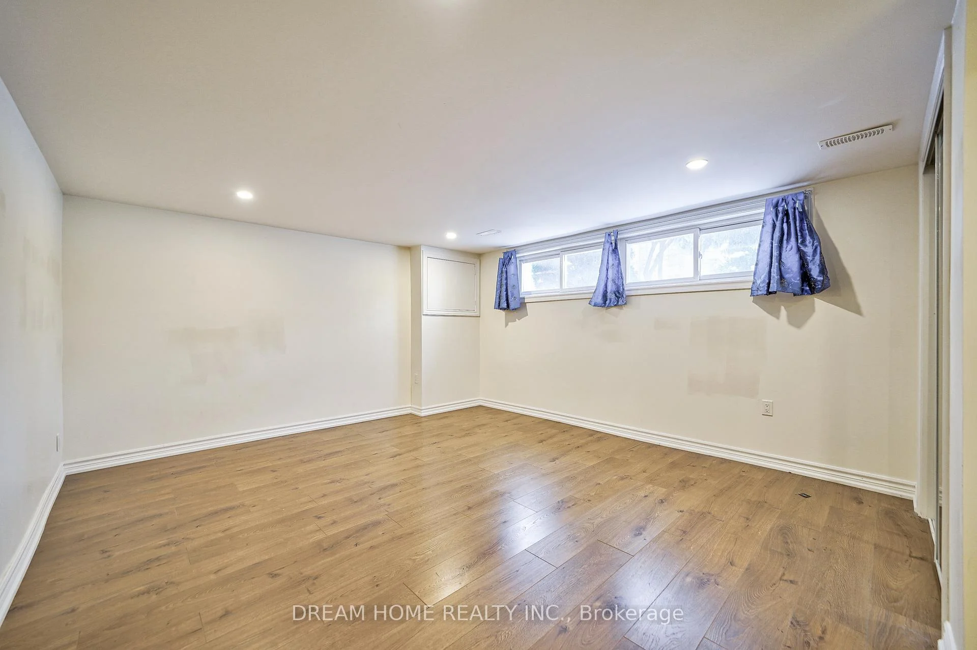 Photo 33 of Unit Main, 451 Kenneth Avenue, North York, Willowdale East — HOMEH