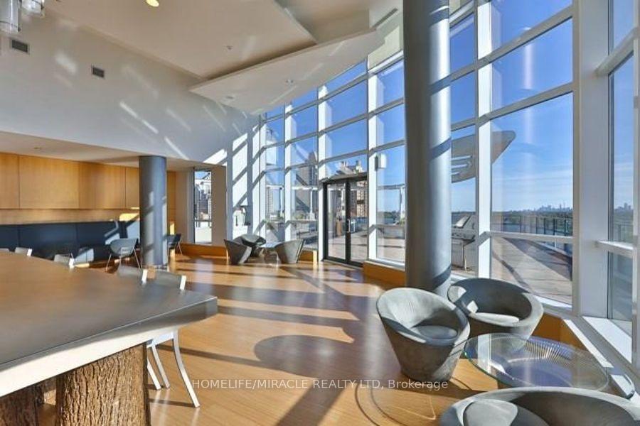 Photo 3 of Unit 232, 2885 Bayview Avenue, North York, Bayview Village — HOMEH