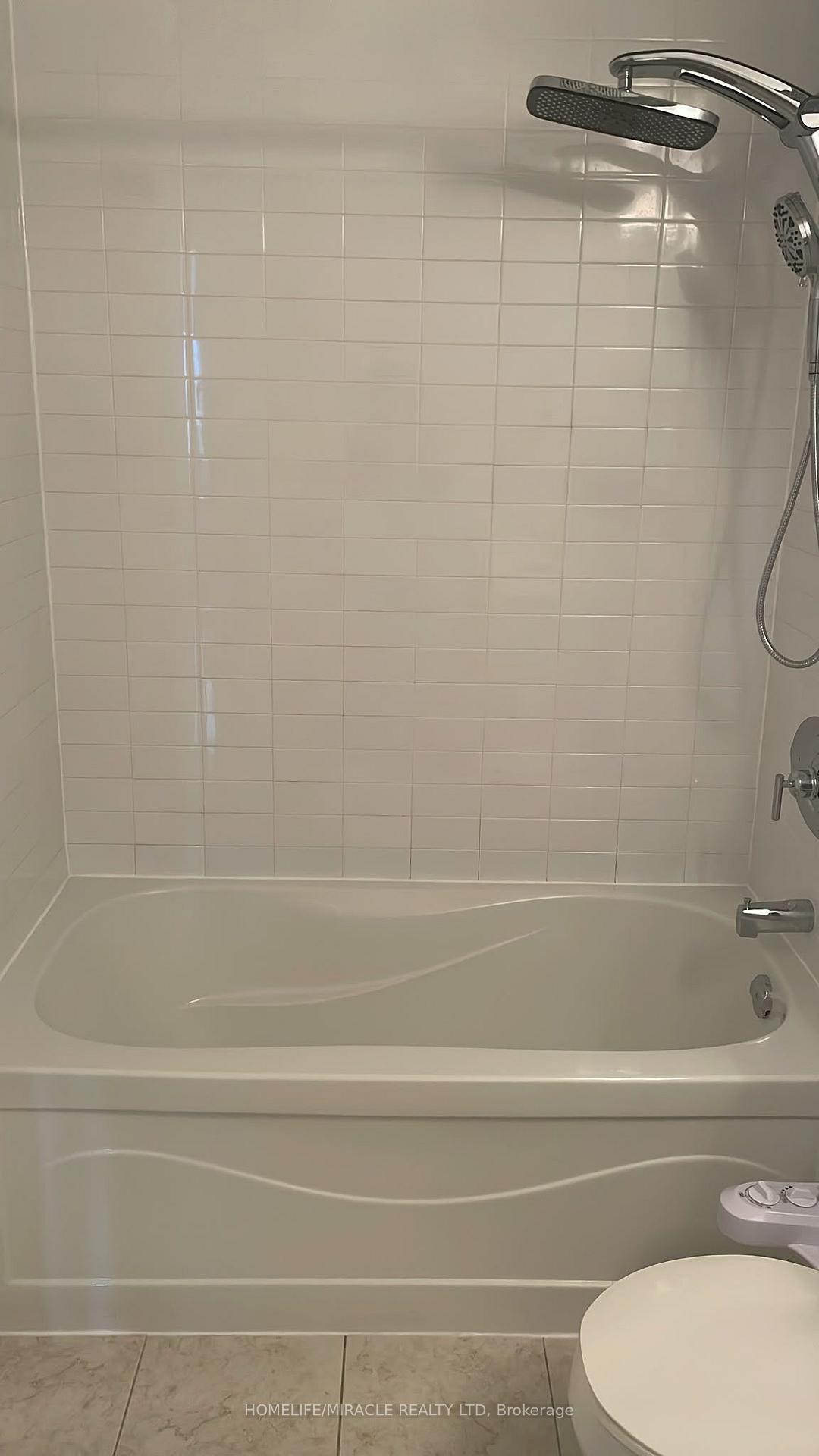 Photo 17 of Unit 232, 2885 Bayview Avenue, North York, Bayview Village — HOMEH